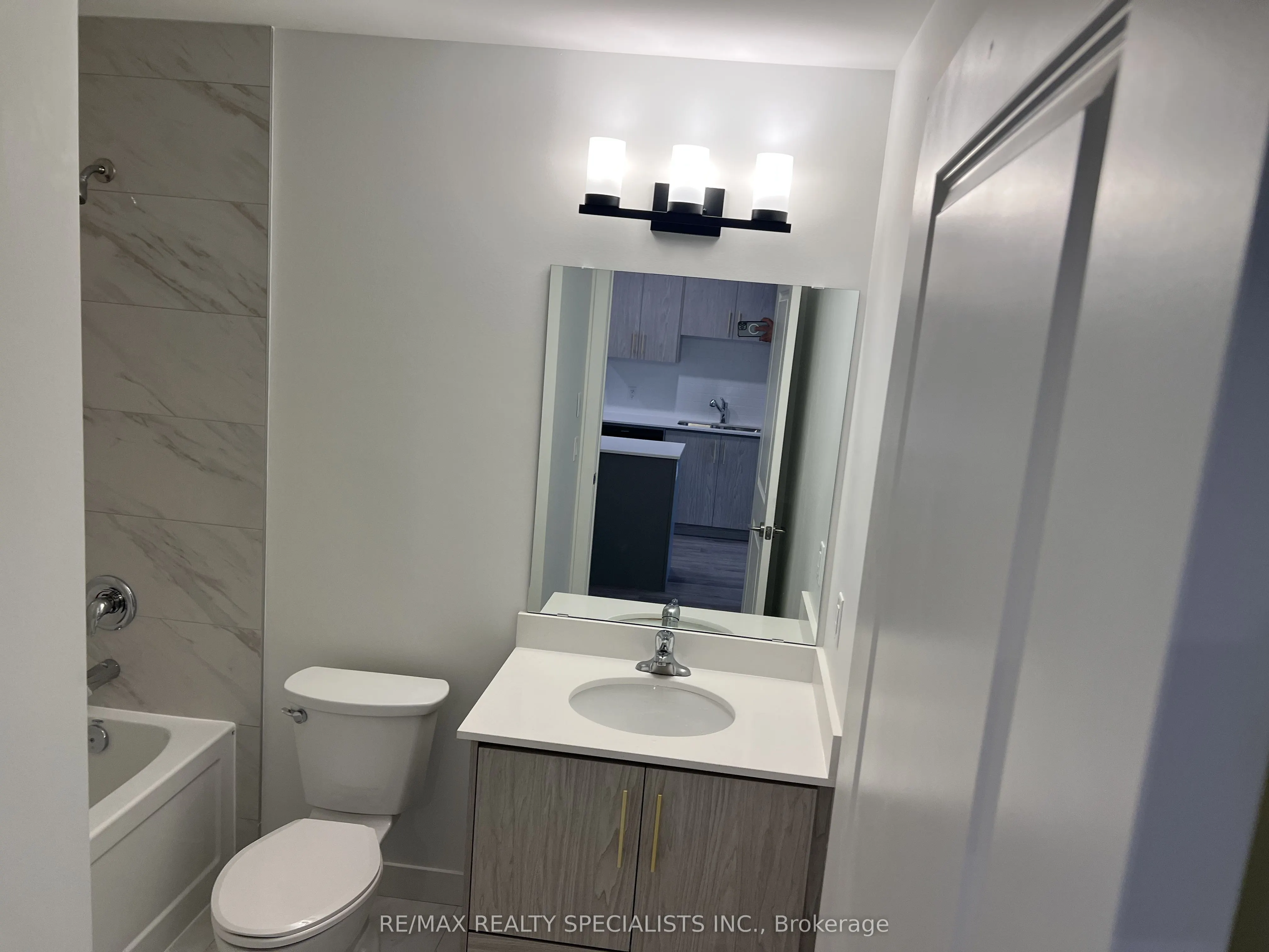 461 Green Road, #101