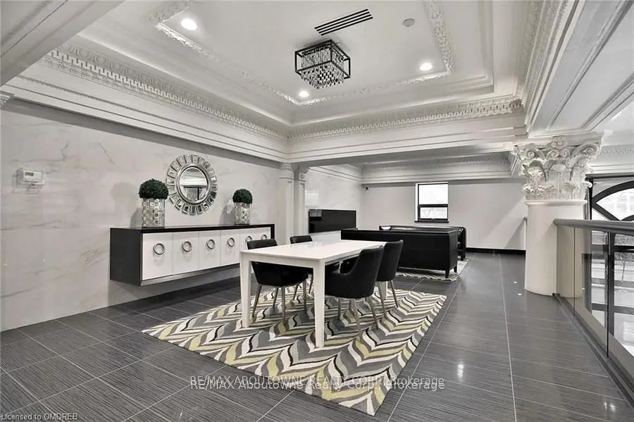 118 KING Street E, #519