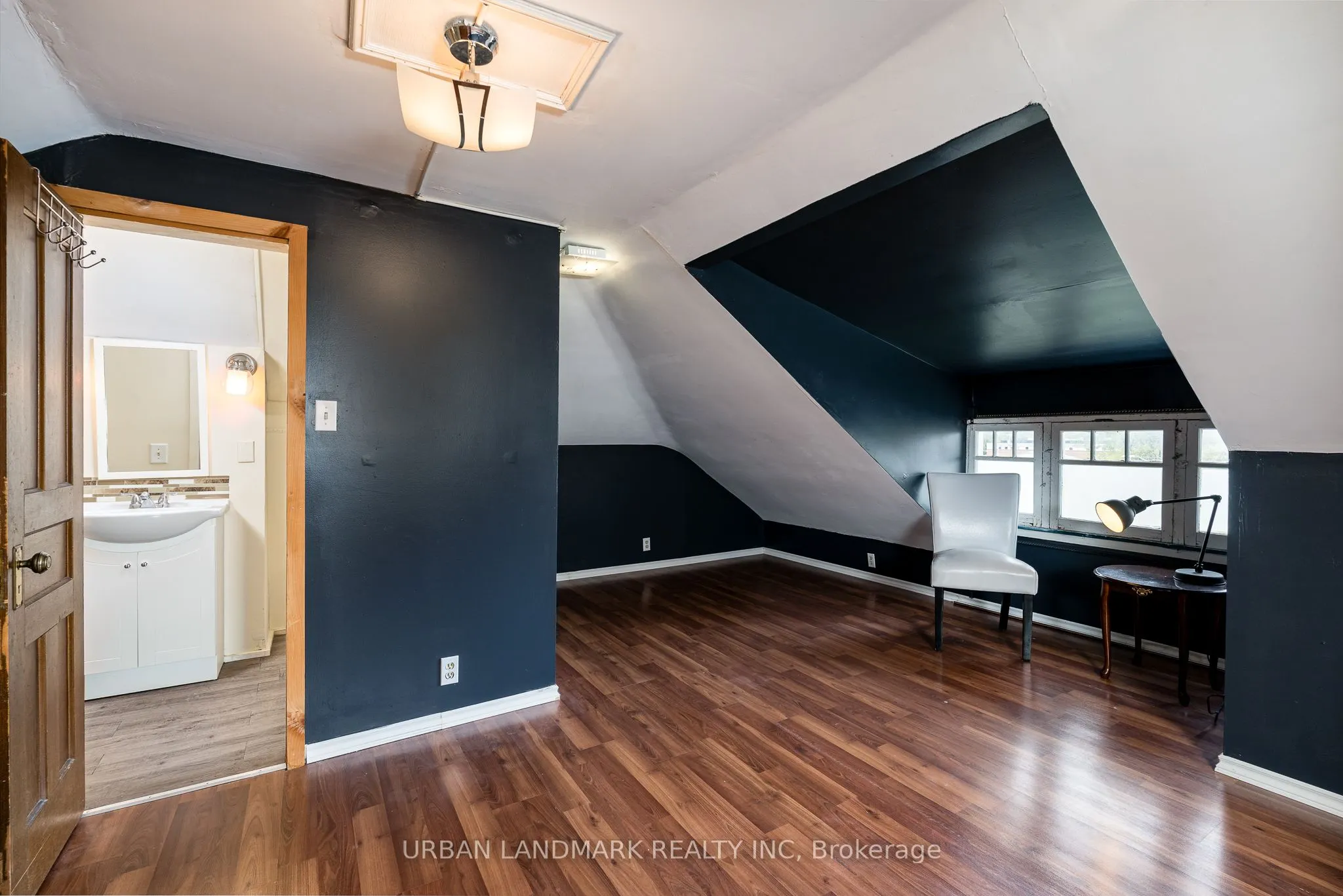 142 St Lawrence Street E