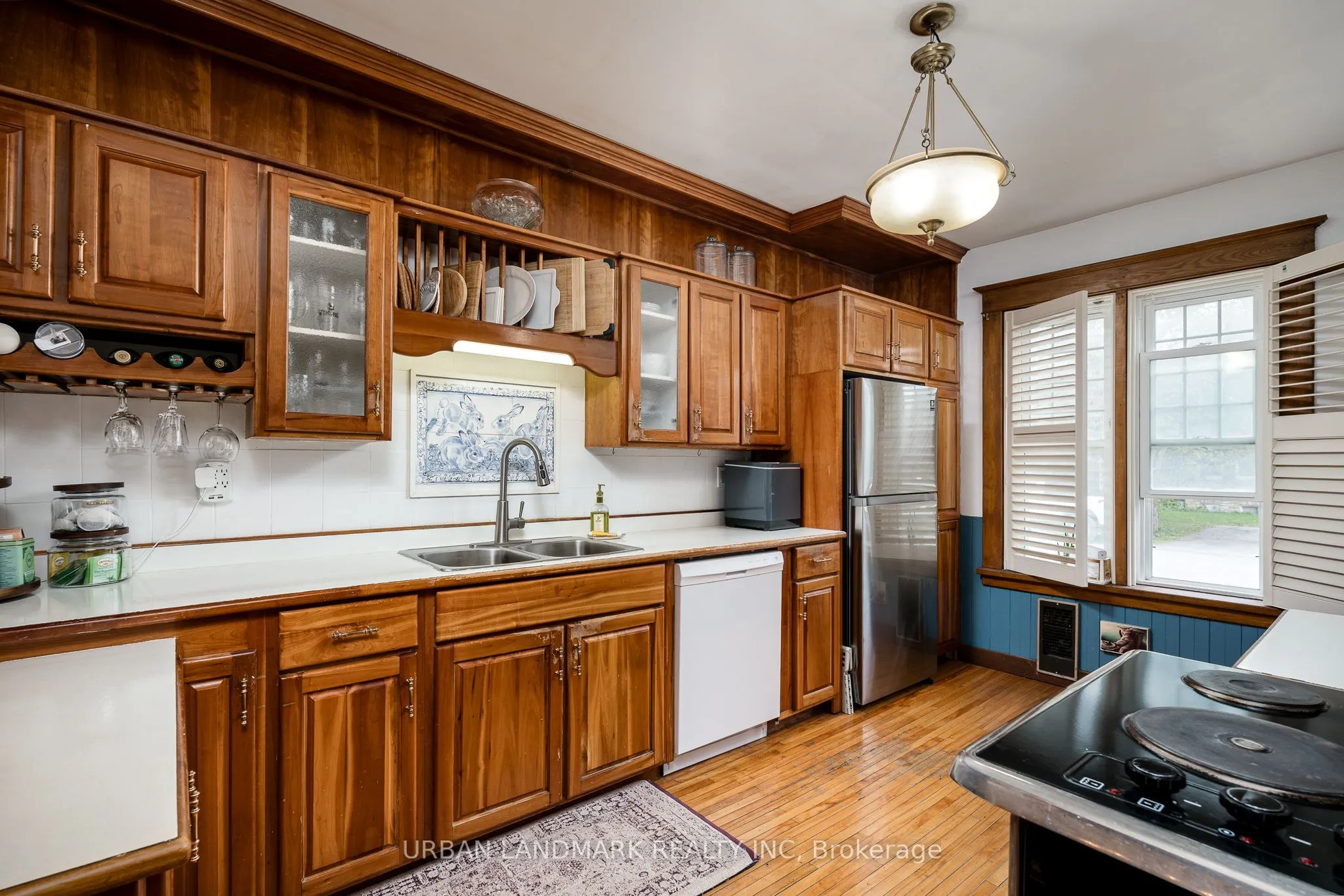 142 St Lawrence Street E