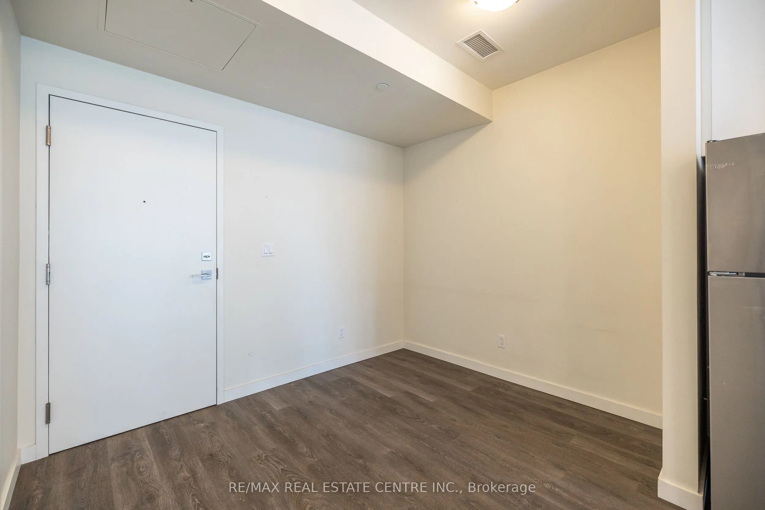 690 King Street W, #412