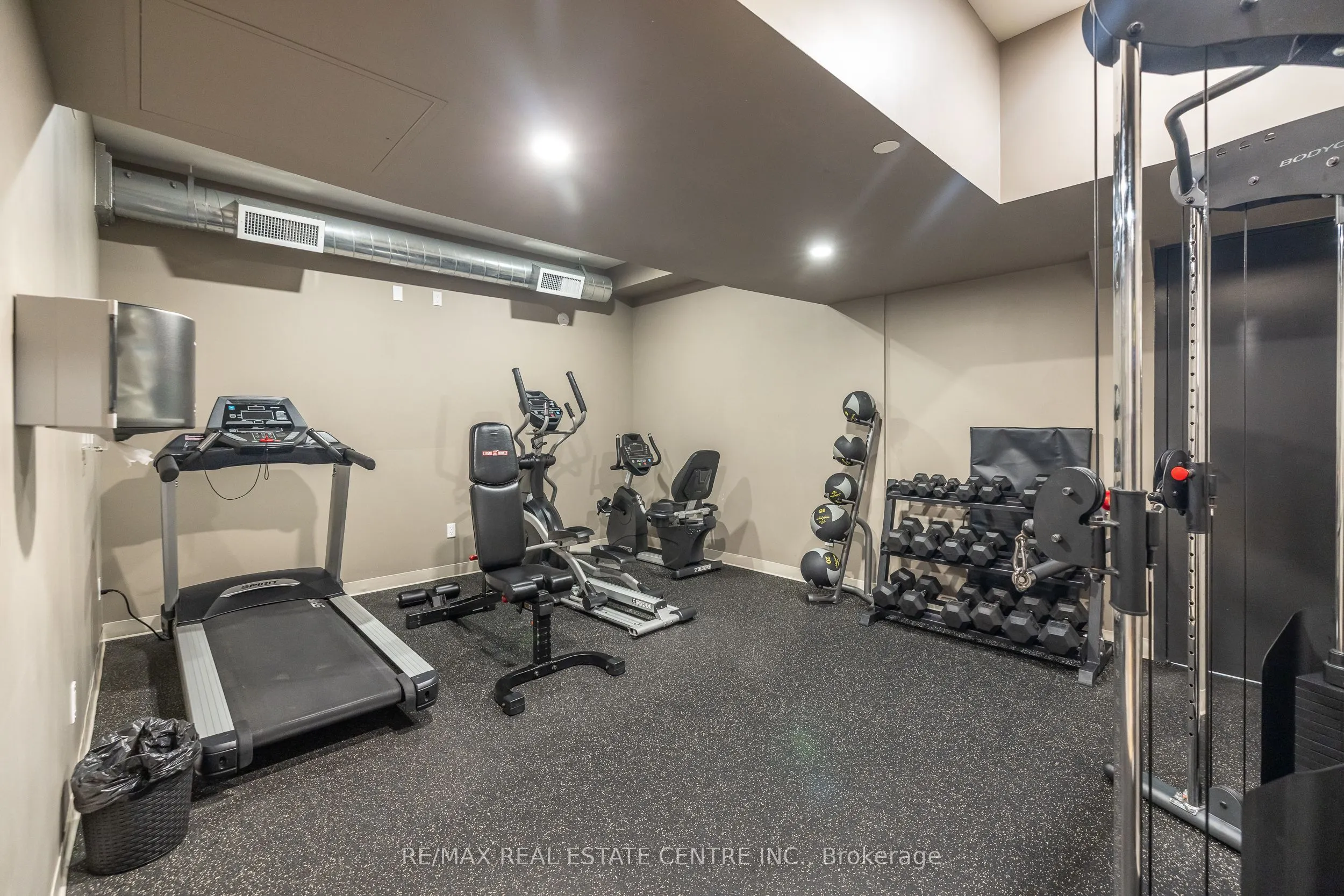 690 King Street W, #412