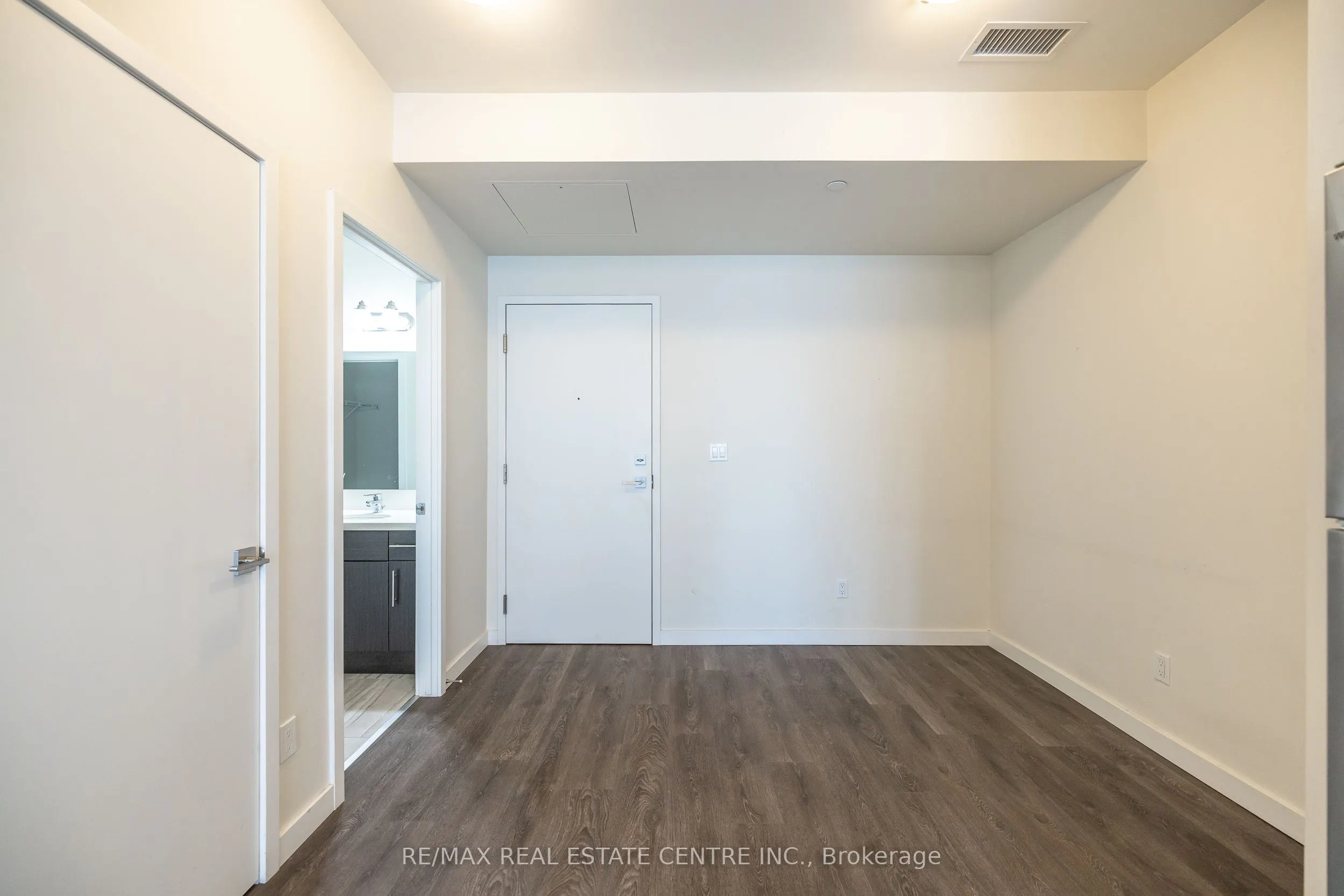 690 King Street W, #412