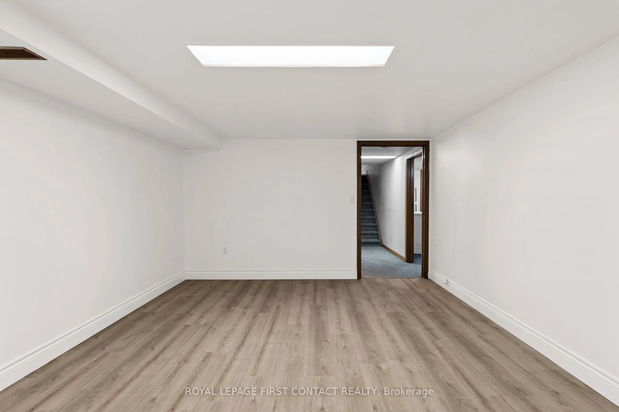 482 St. Vincent Street S