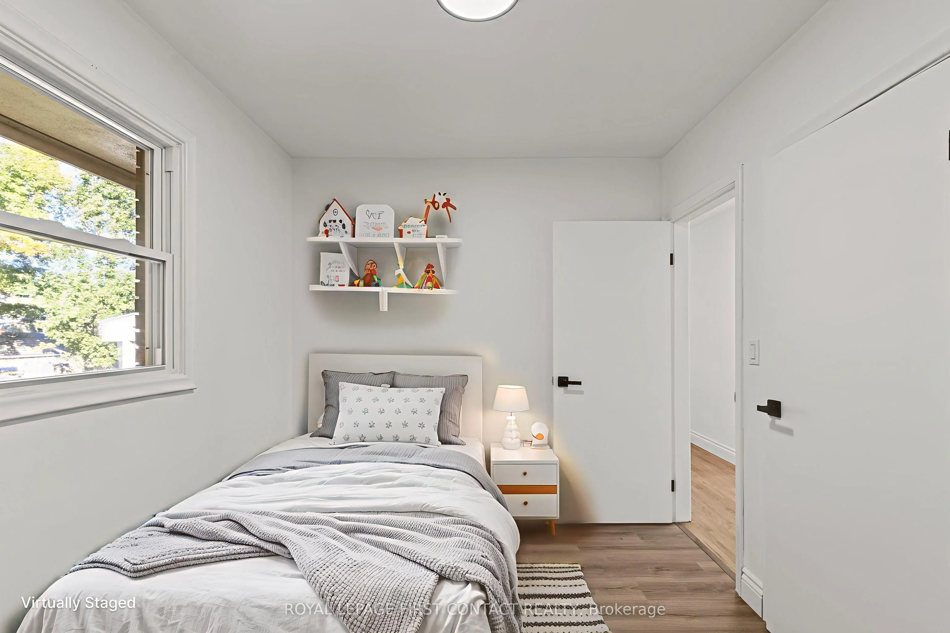 482 St. Vincent Street S