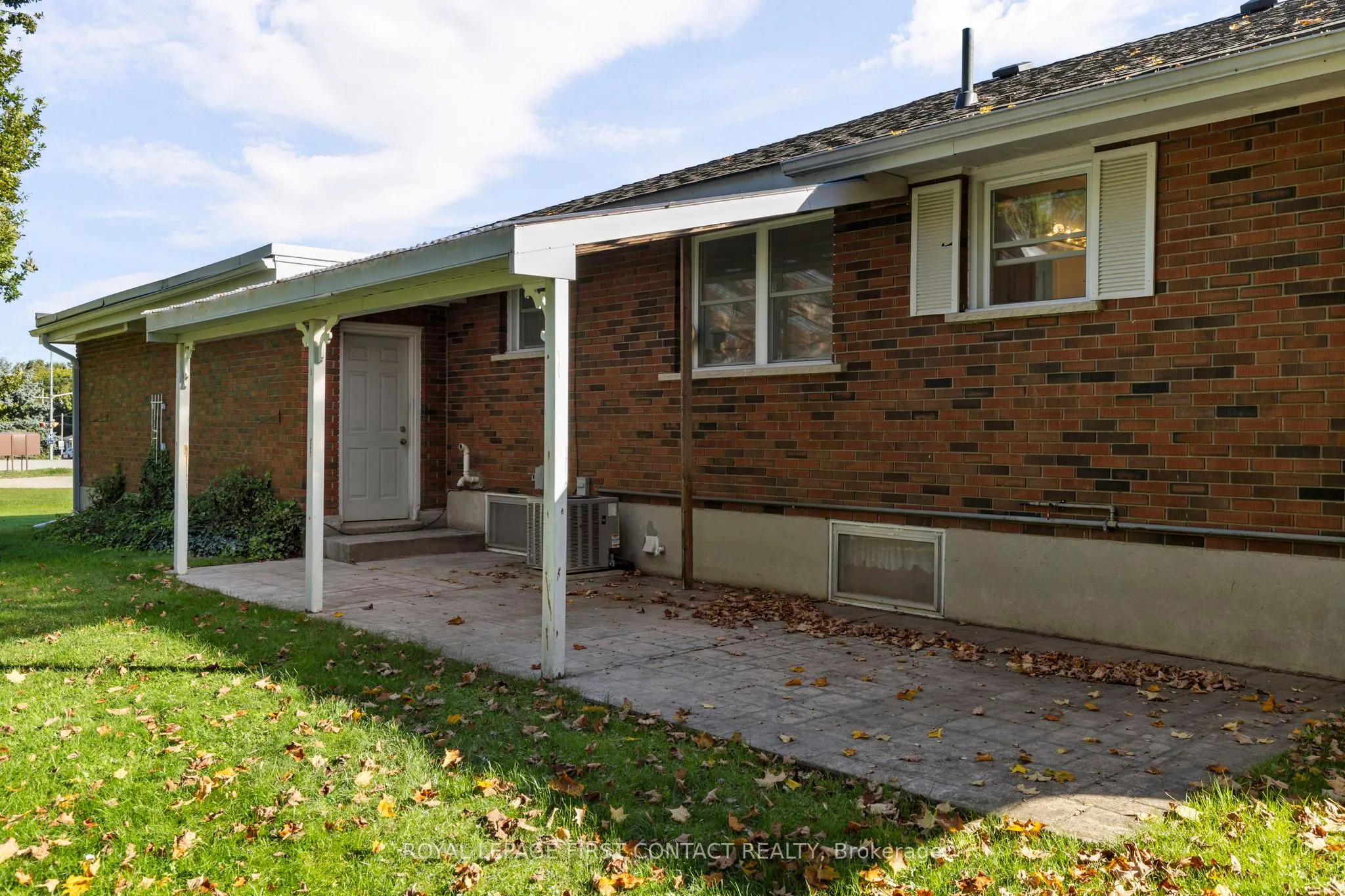 482 St. Vincent Street S