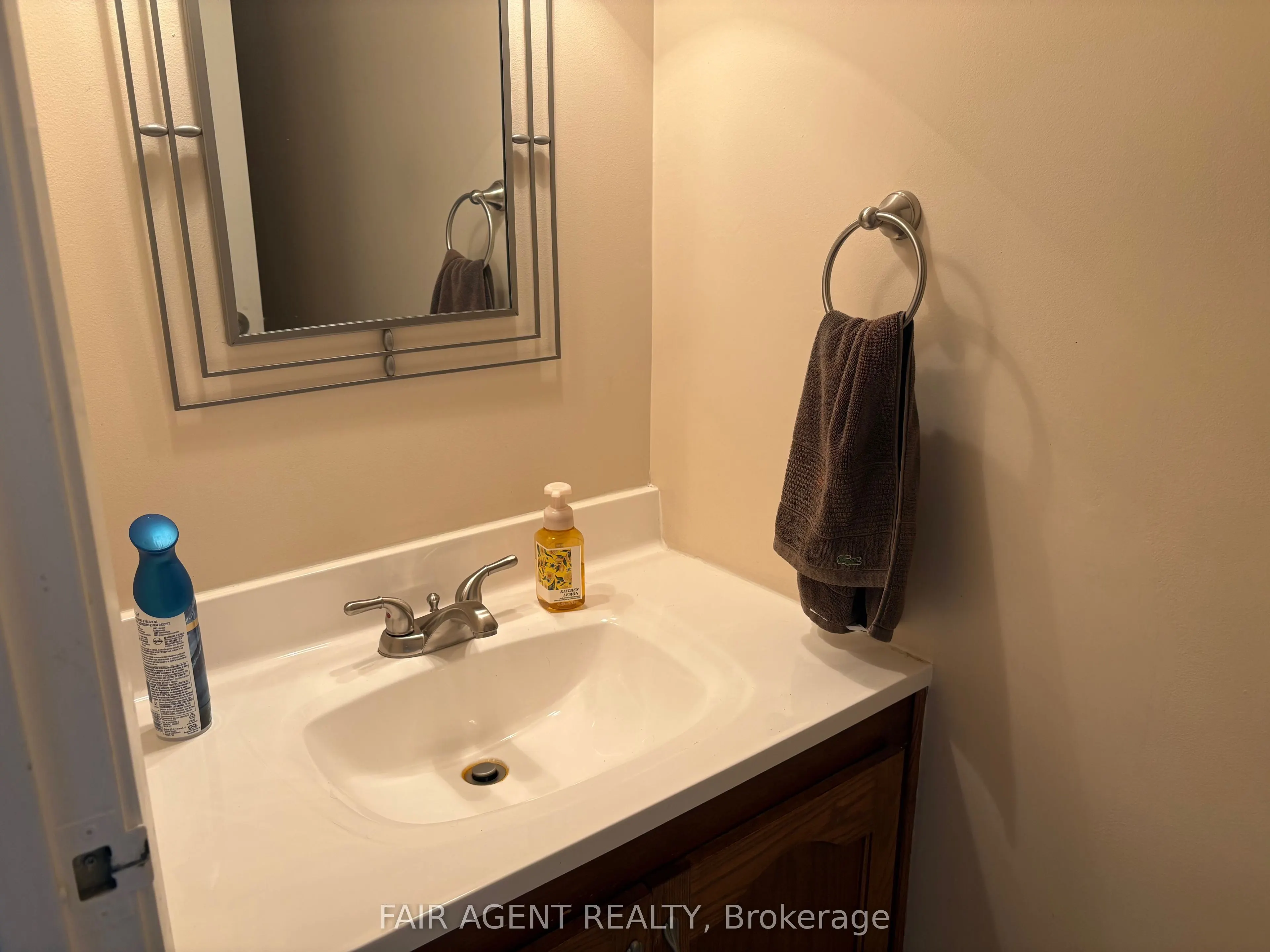 2-3050 Meadowbrook Lane, #8