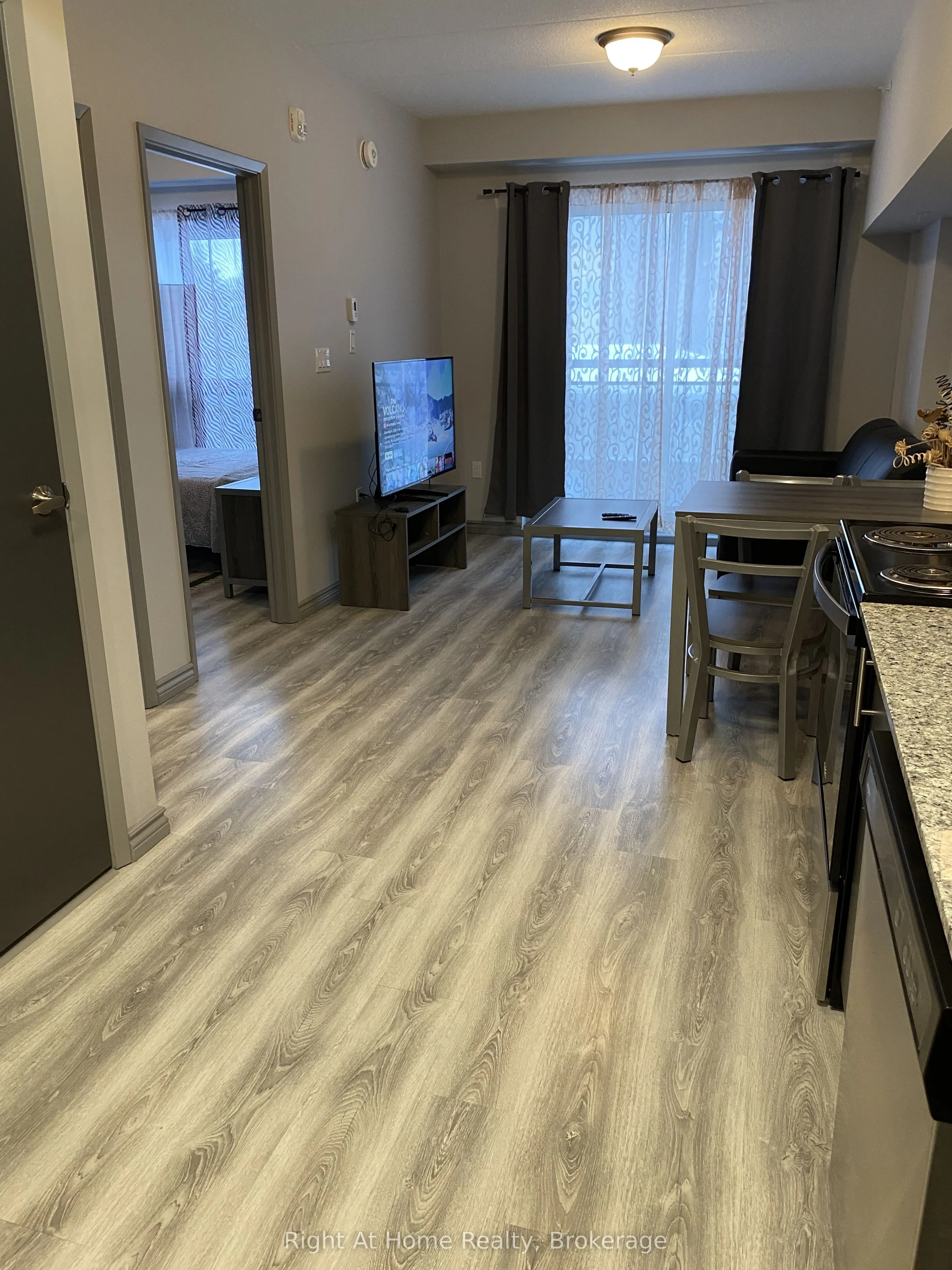 275 LARCH Street, #F202