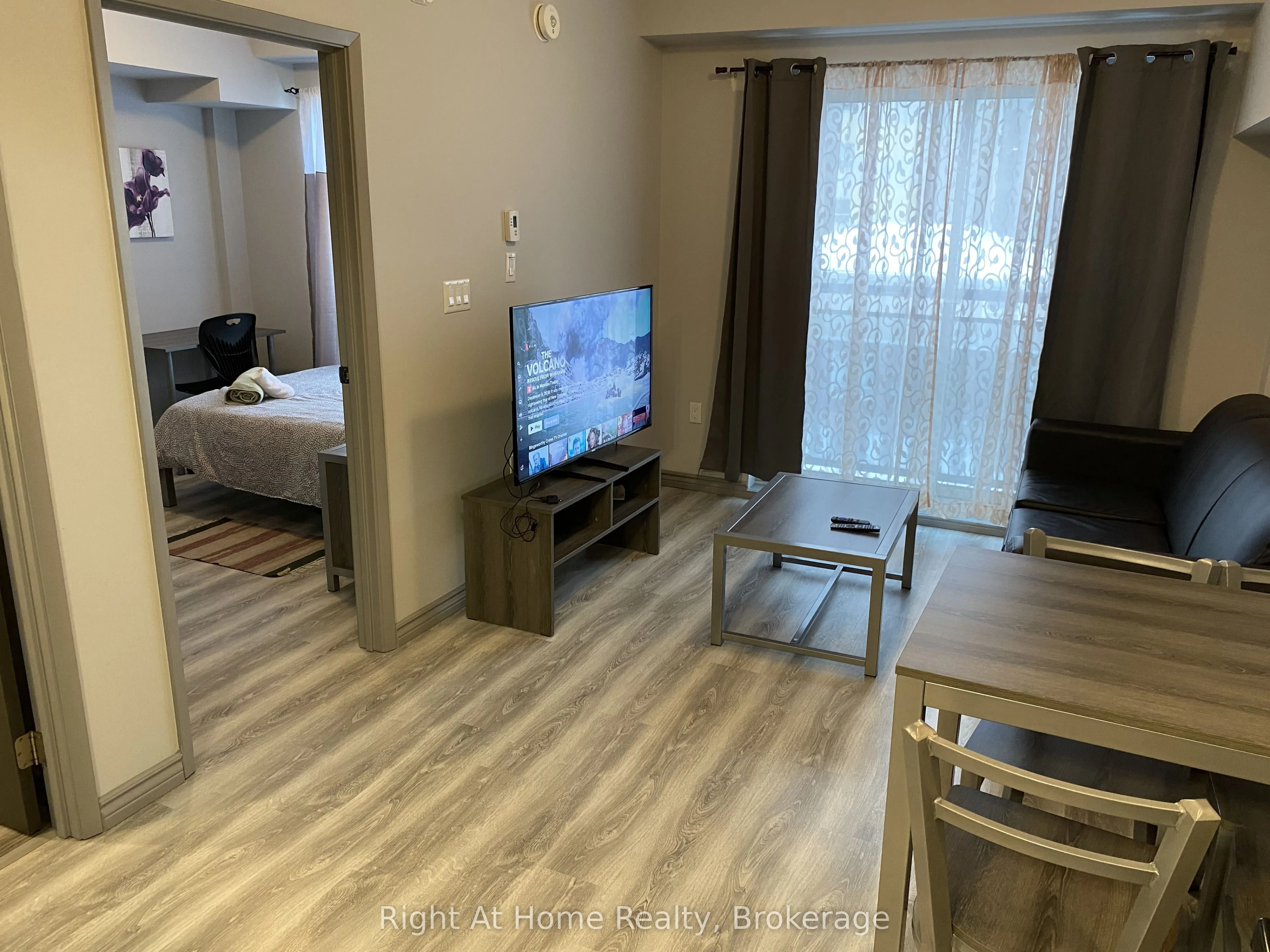 275 LARCH Street, #F202