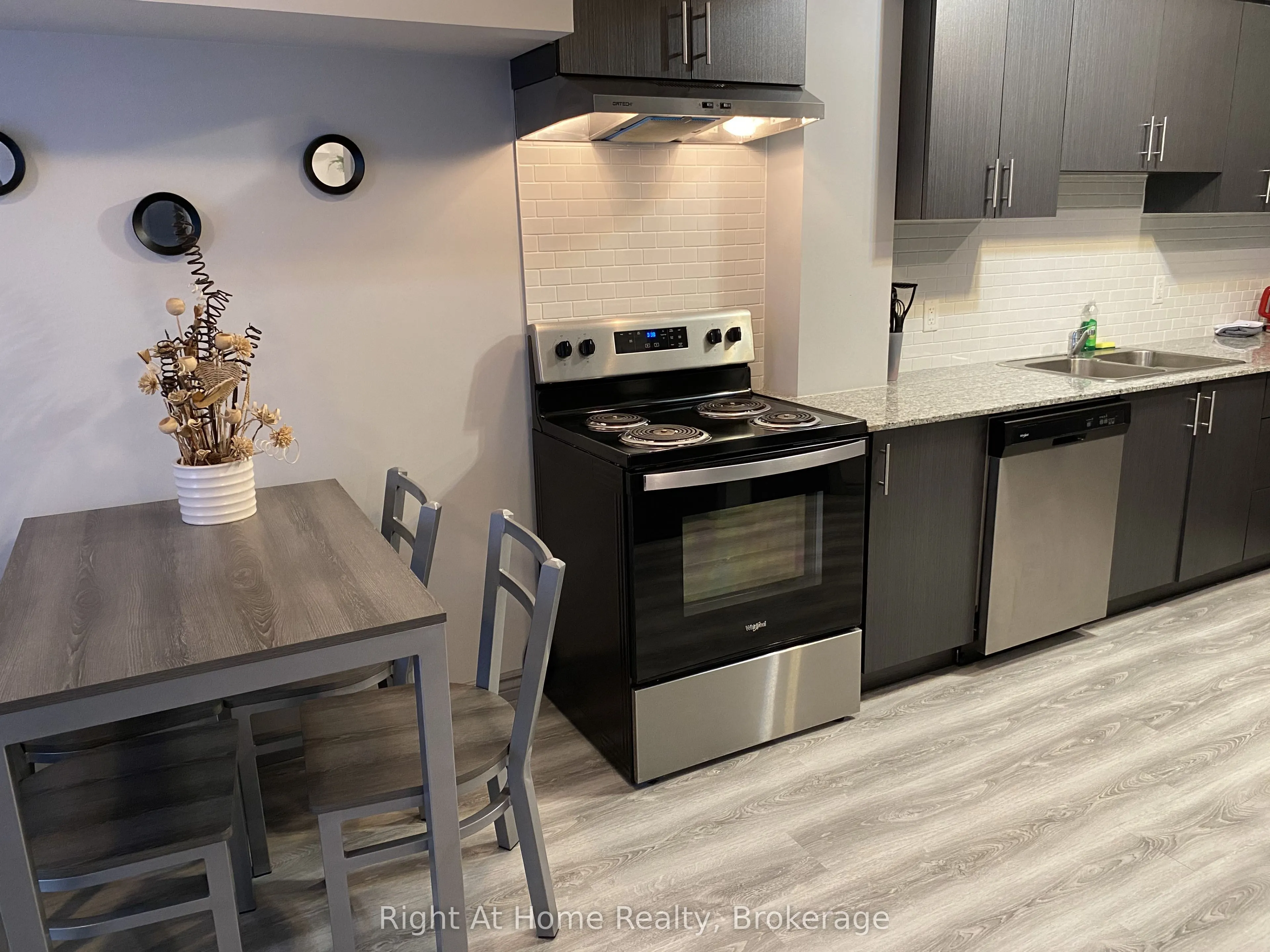 275 LARCH Street, #F202