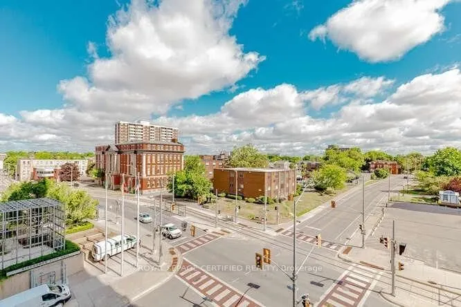 85 Duke Street W, #401