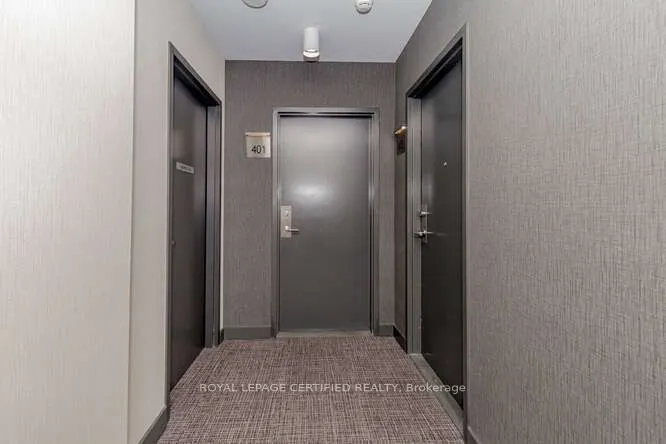 85 Duke Street W, #401