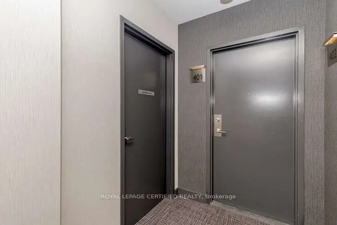 85 Duke Street W, #401