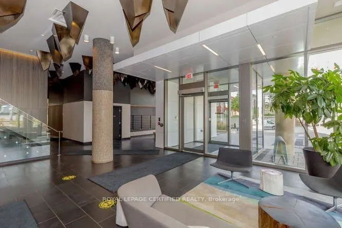 85 Duke Street W, #401