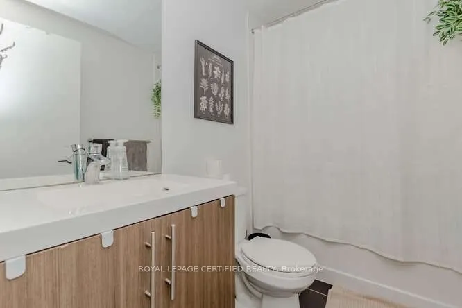 85 Duke Street W, #401