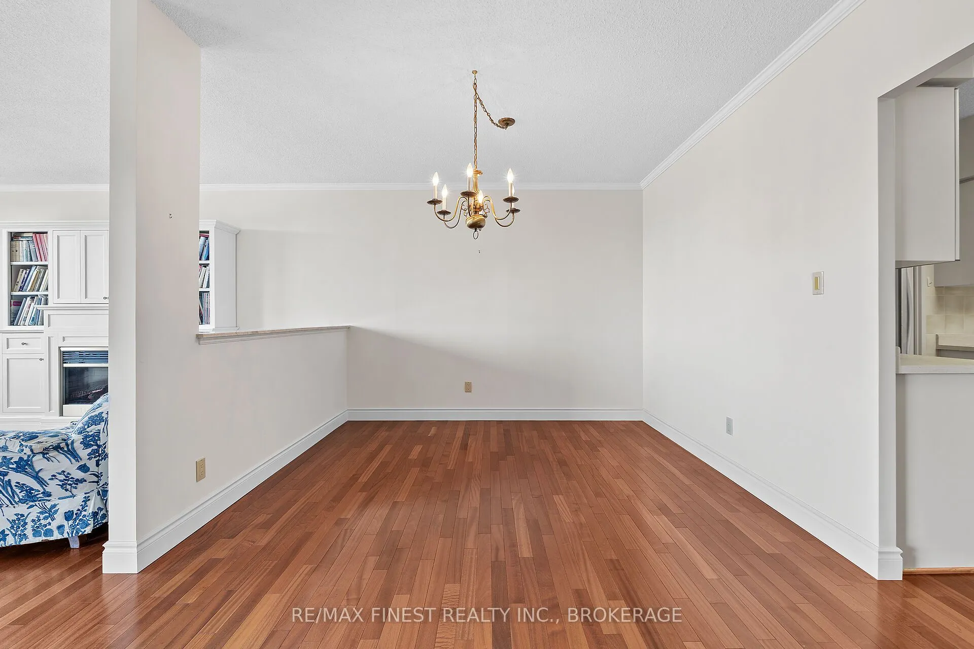 1000 King Street W, #302