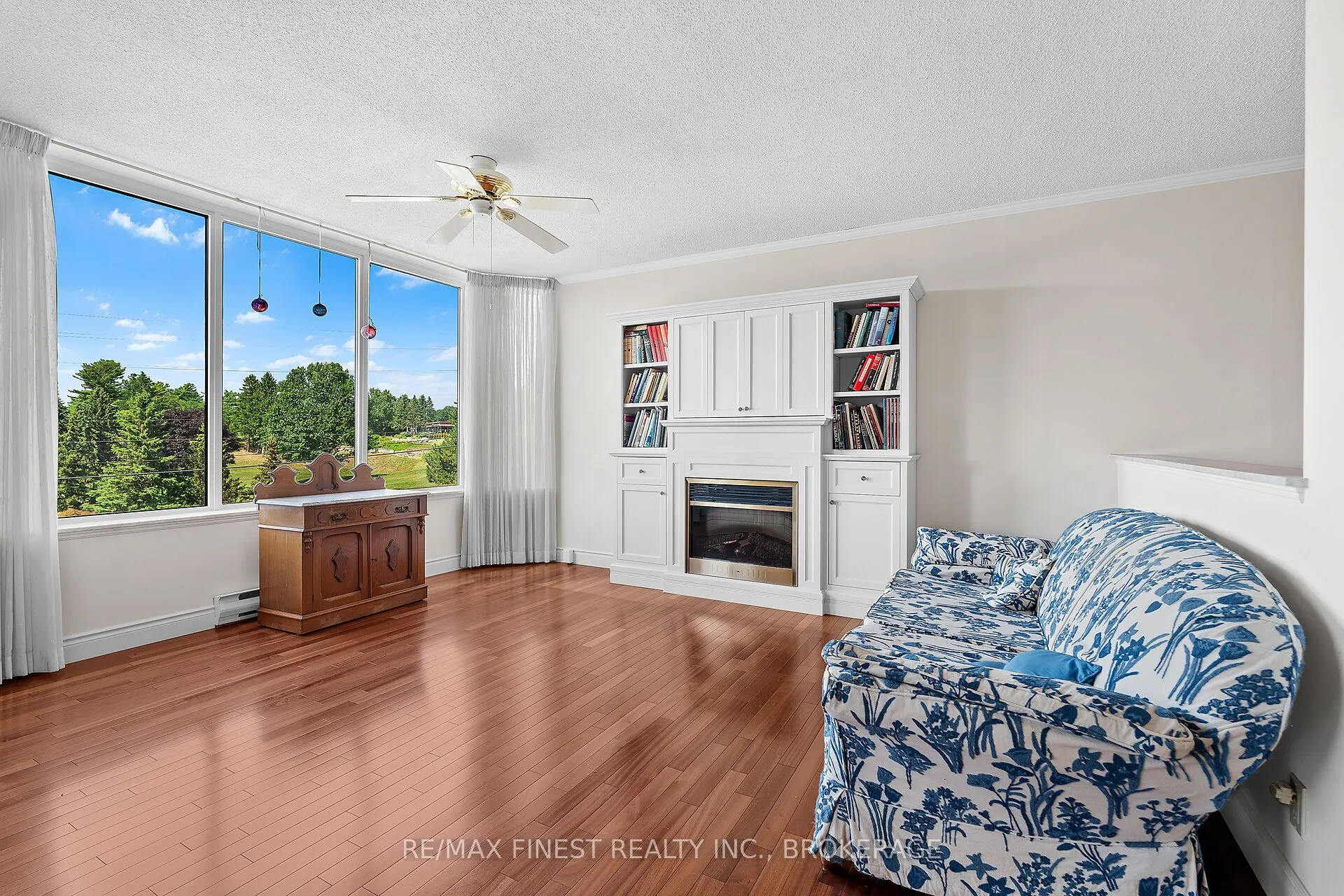 1000 King Street W, #302