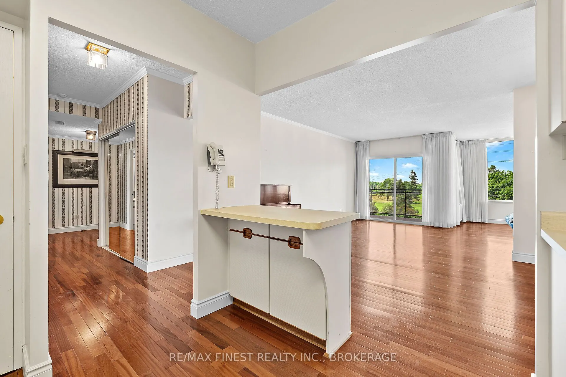 1000 King Street W, #302