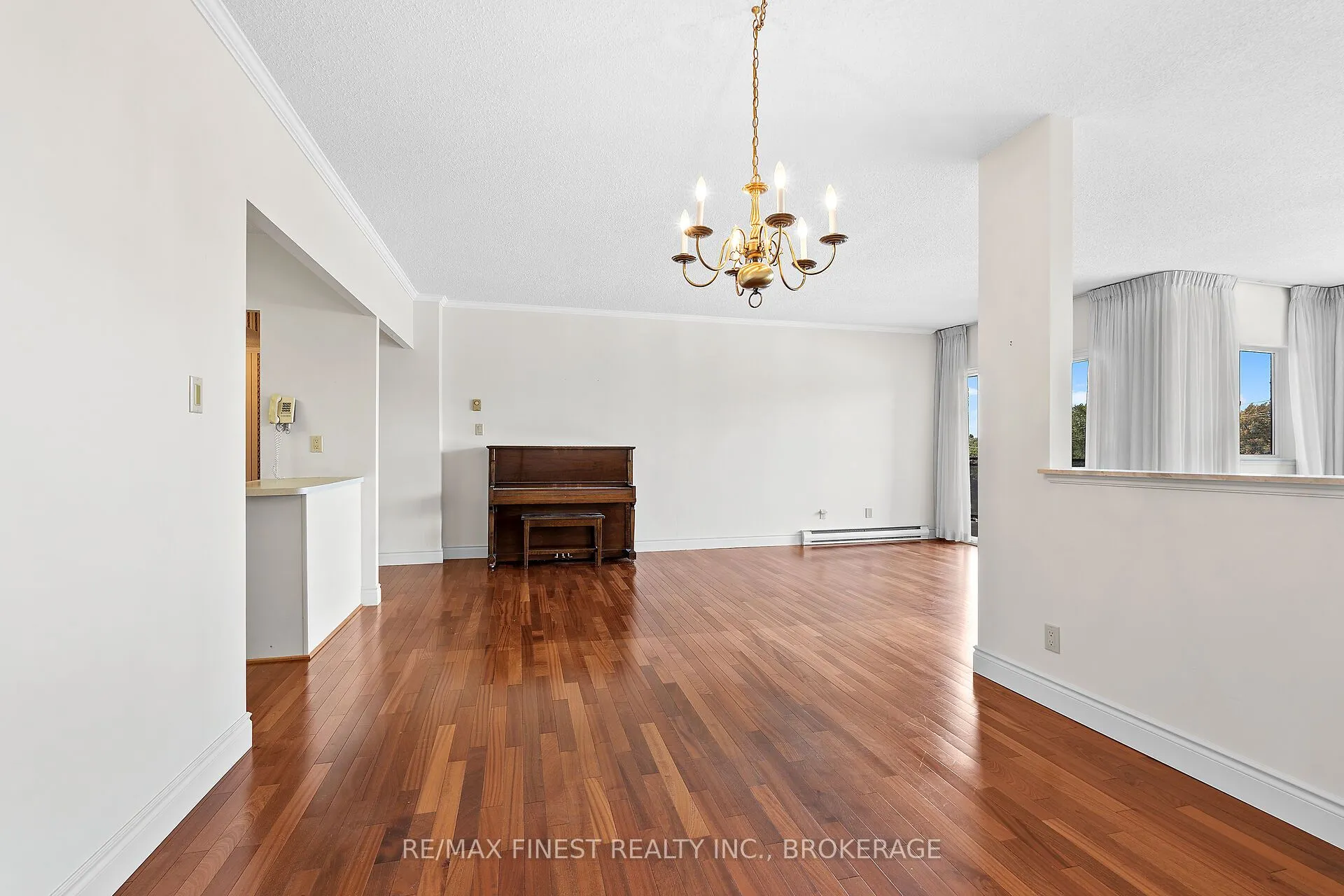 1000 King Street W, #302