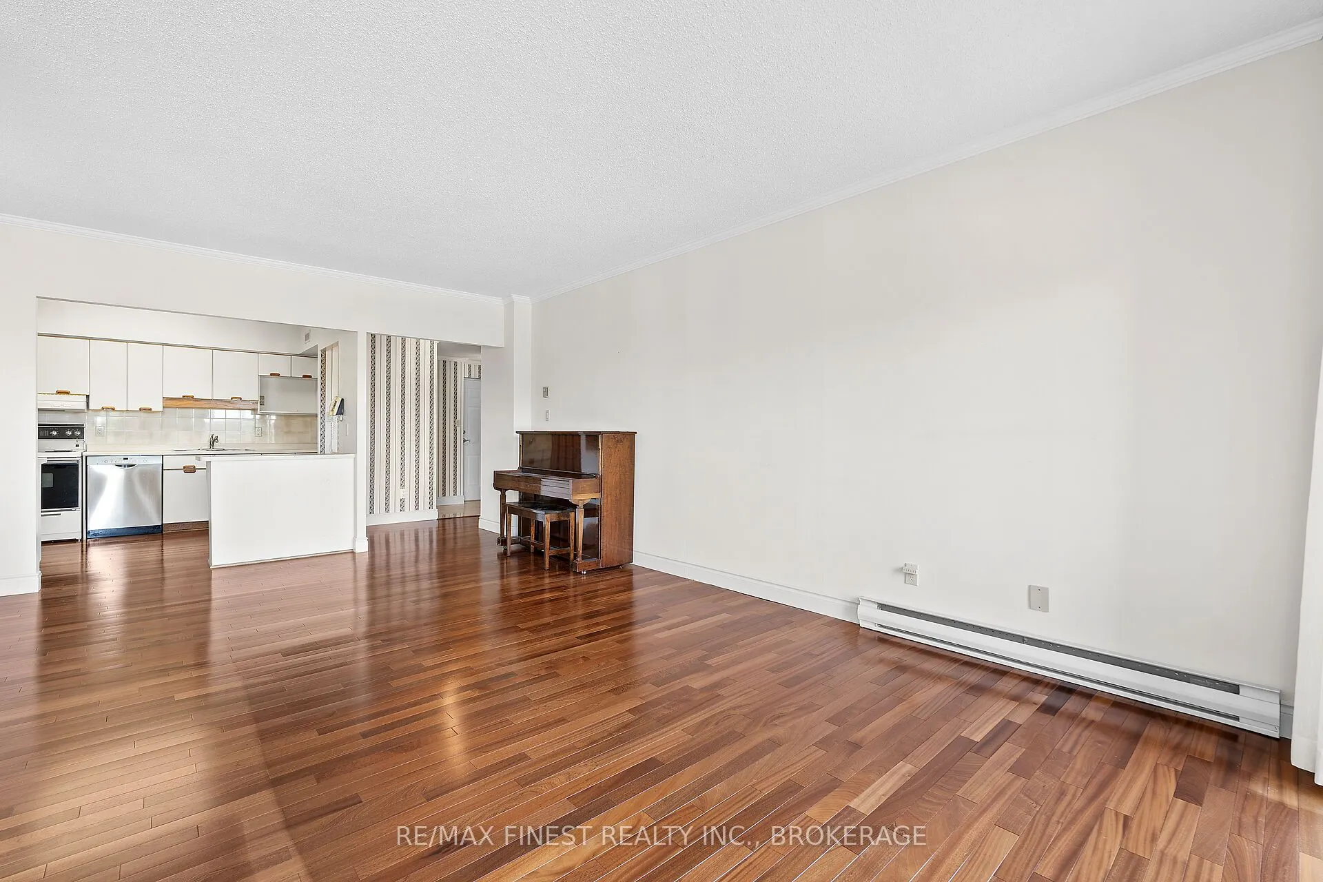 1000 King Street W, #302