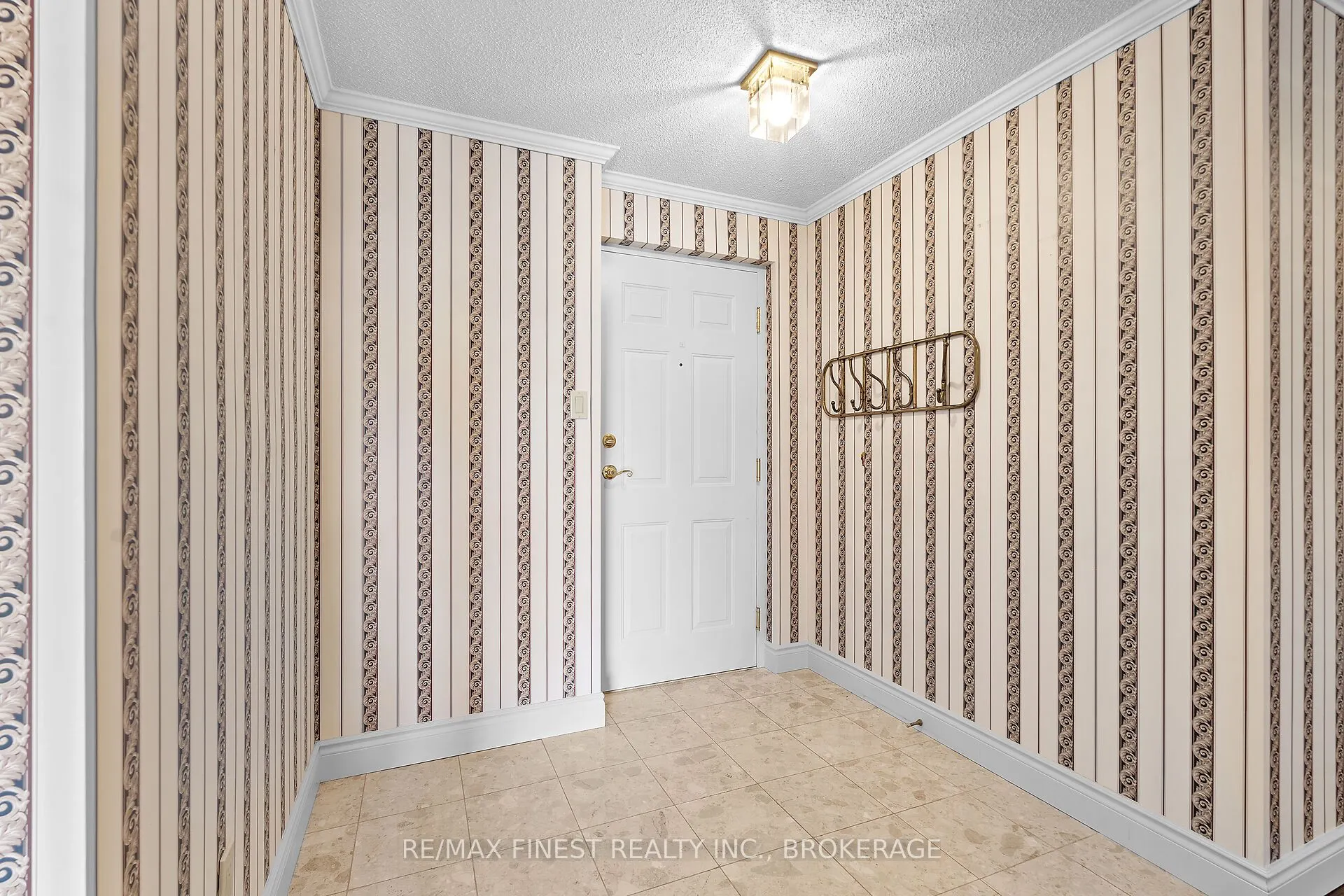 1000 King Street W, #302