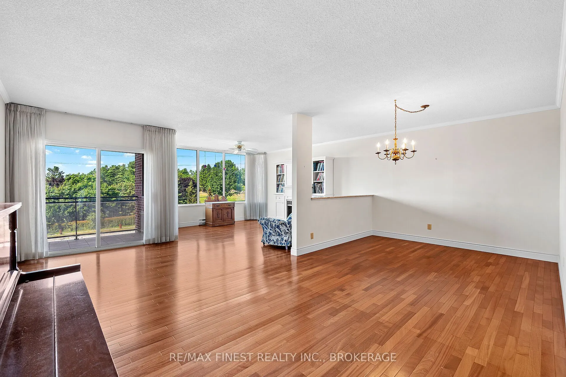 1000 King Street W, #302