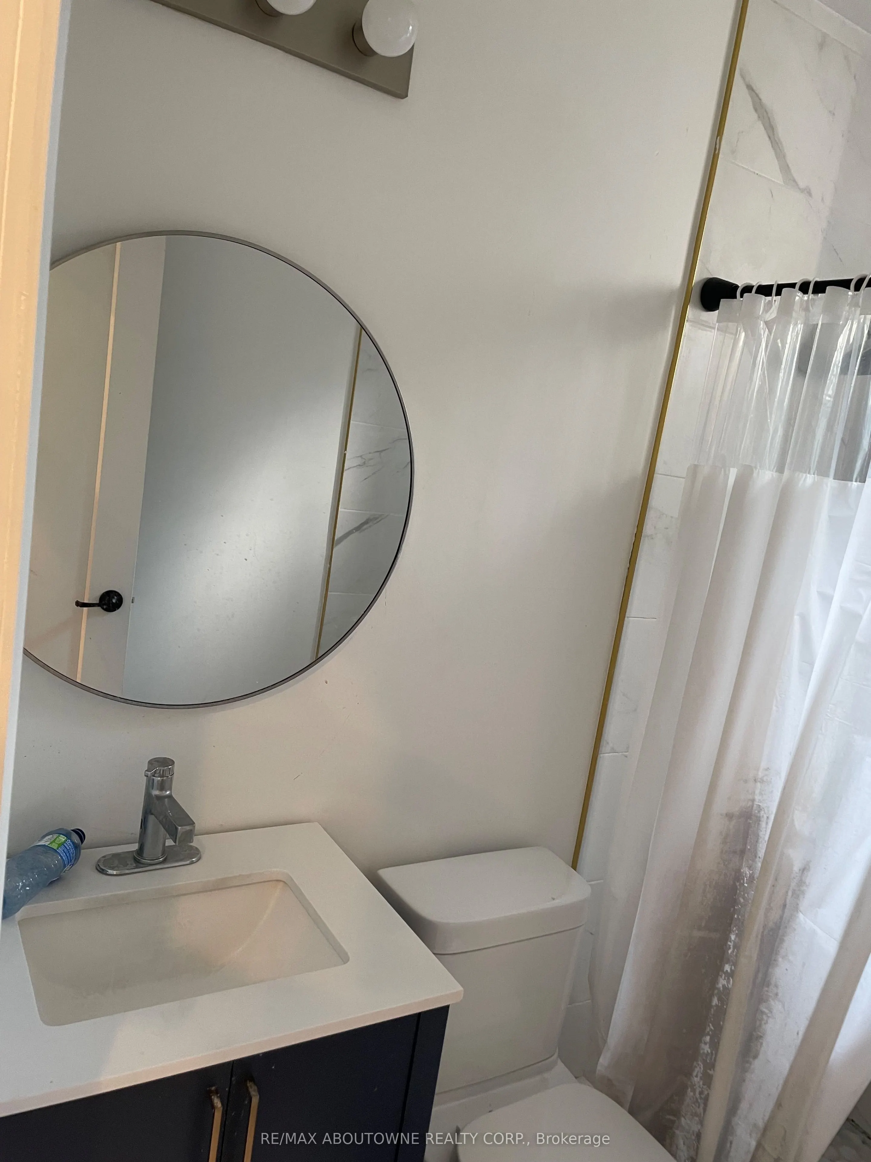 66 Wellington Street S, #102