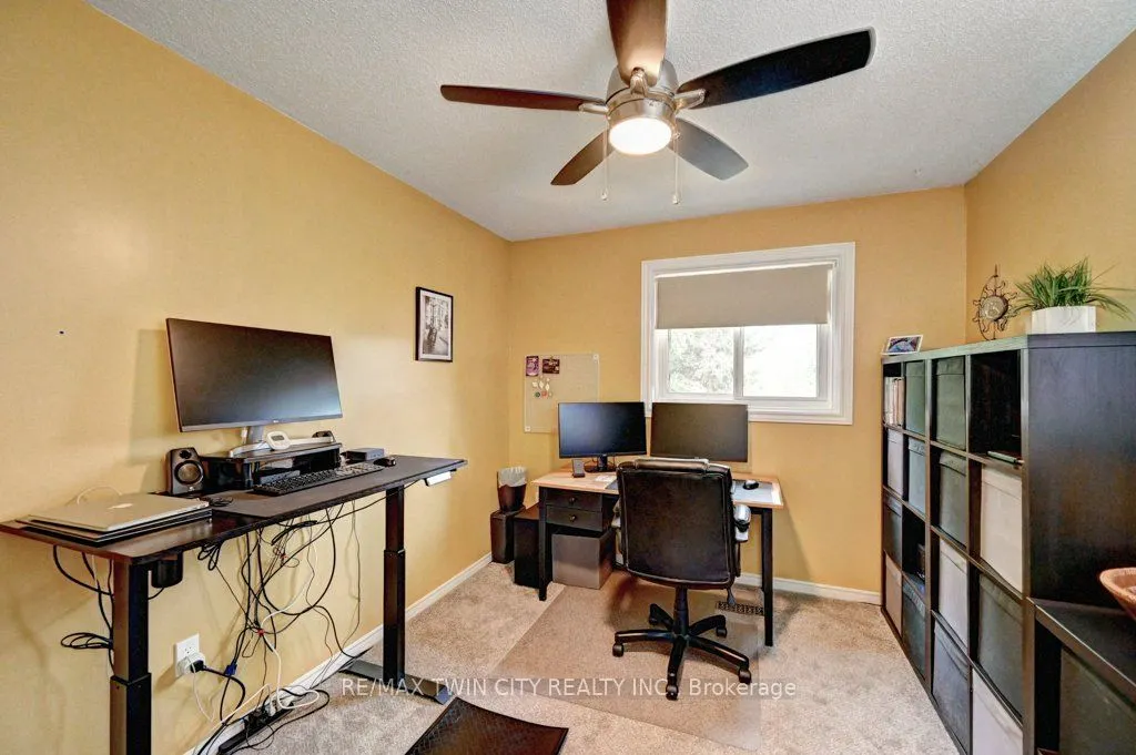 347 Bushview Crescent