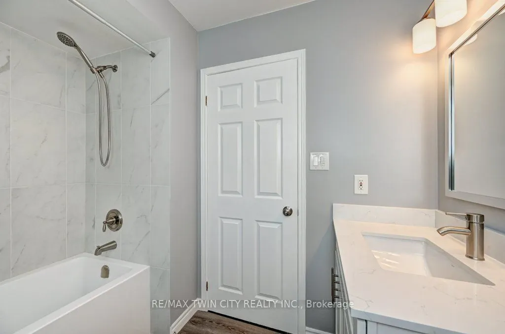 347 Bushview Crescent