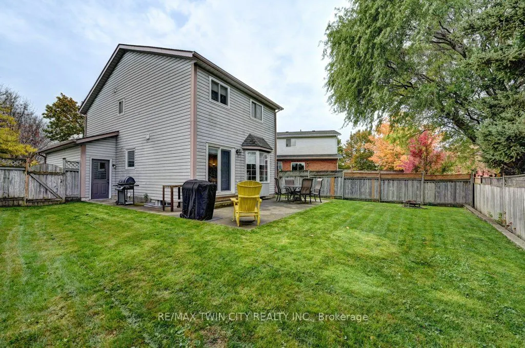 347 Bushview Crescent