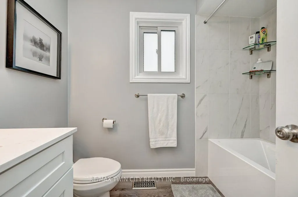 347 Bushview Crescent