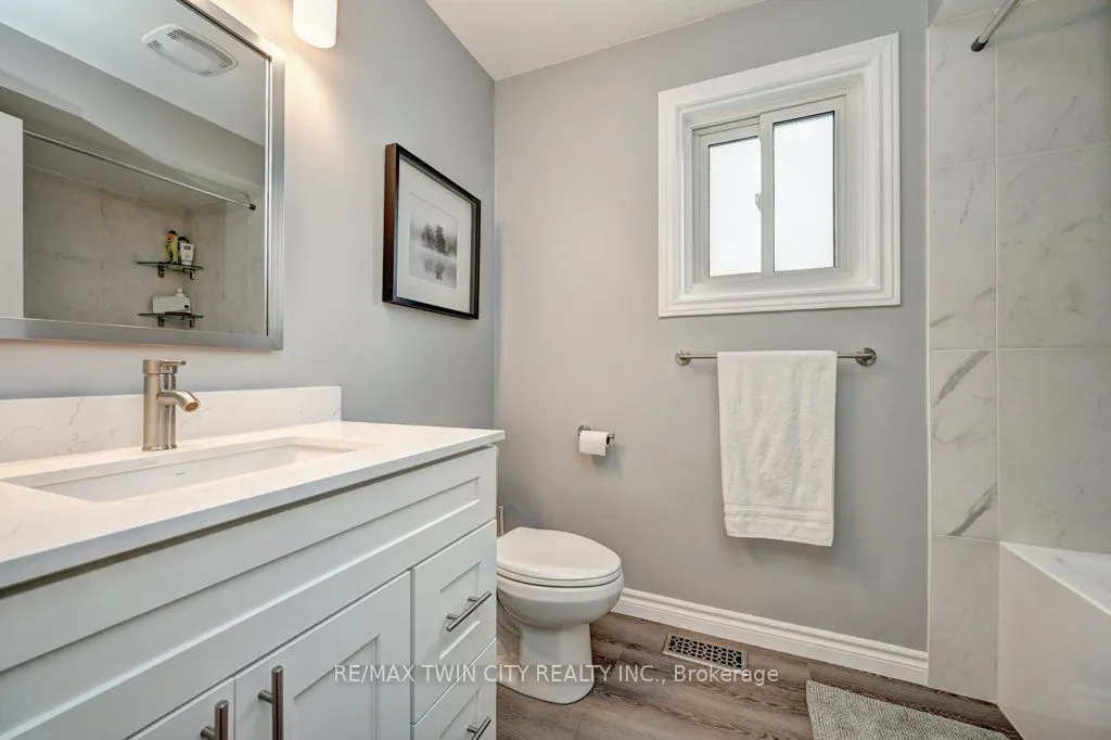 347 Bushview Crescent