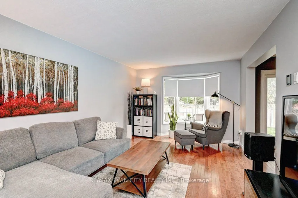 347 Bushview Crescent