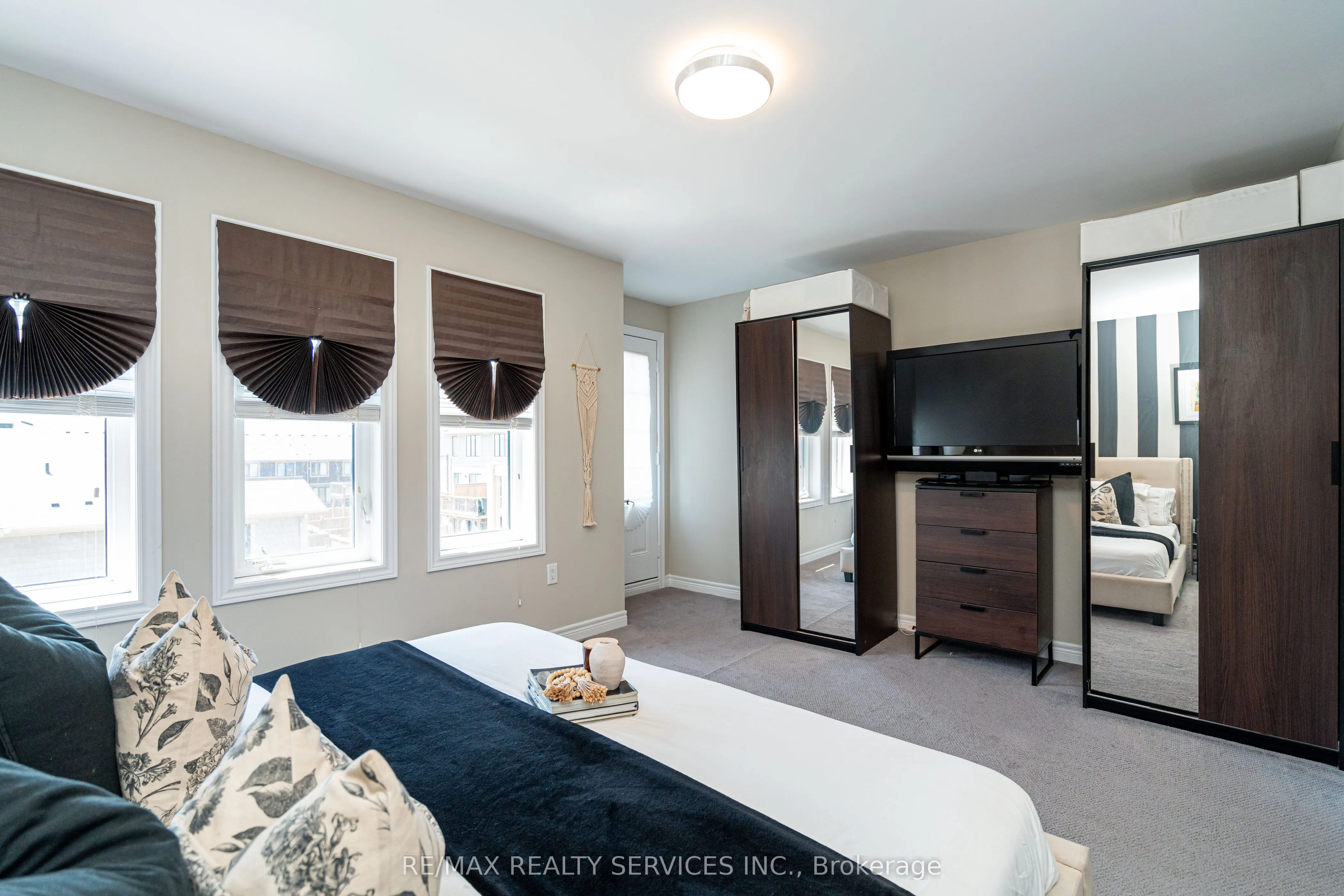 1890 Rymal Road E, #122