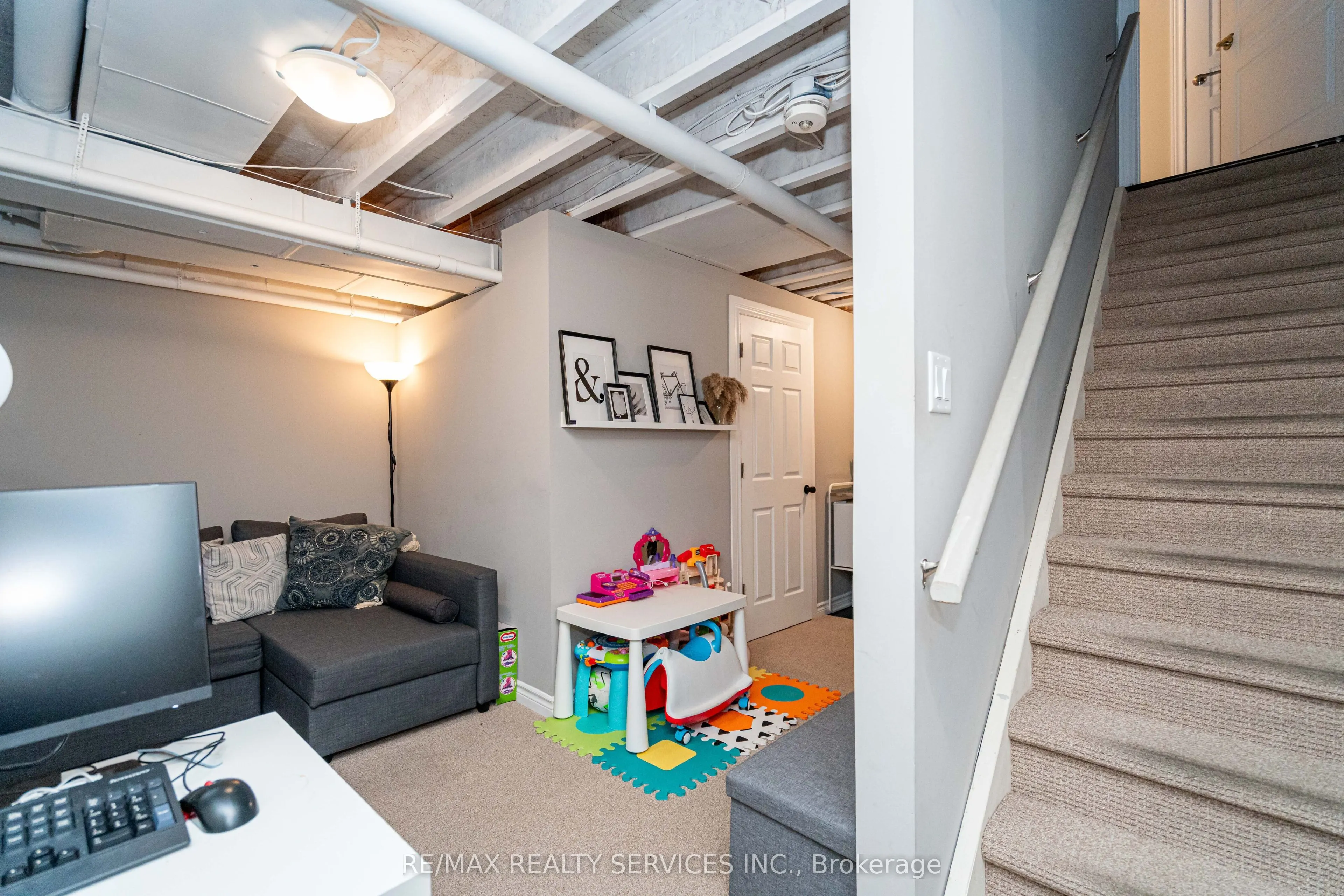 1890 Rymal Road E, #122