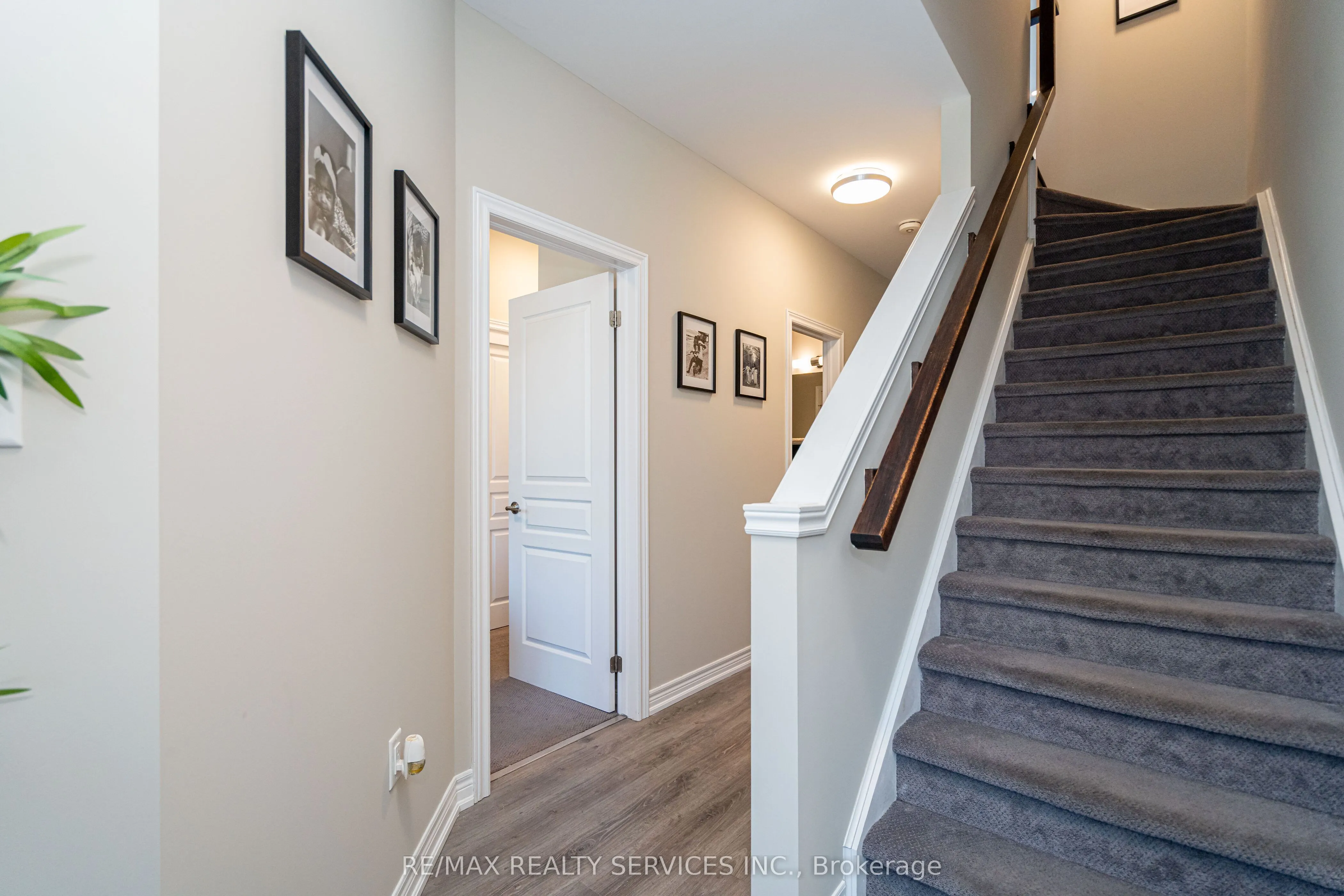 1890 Rymal Road E, #122