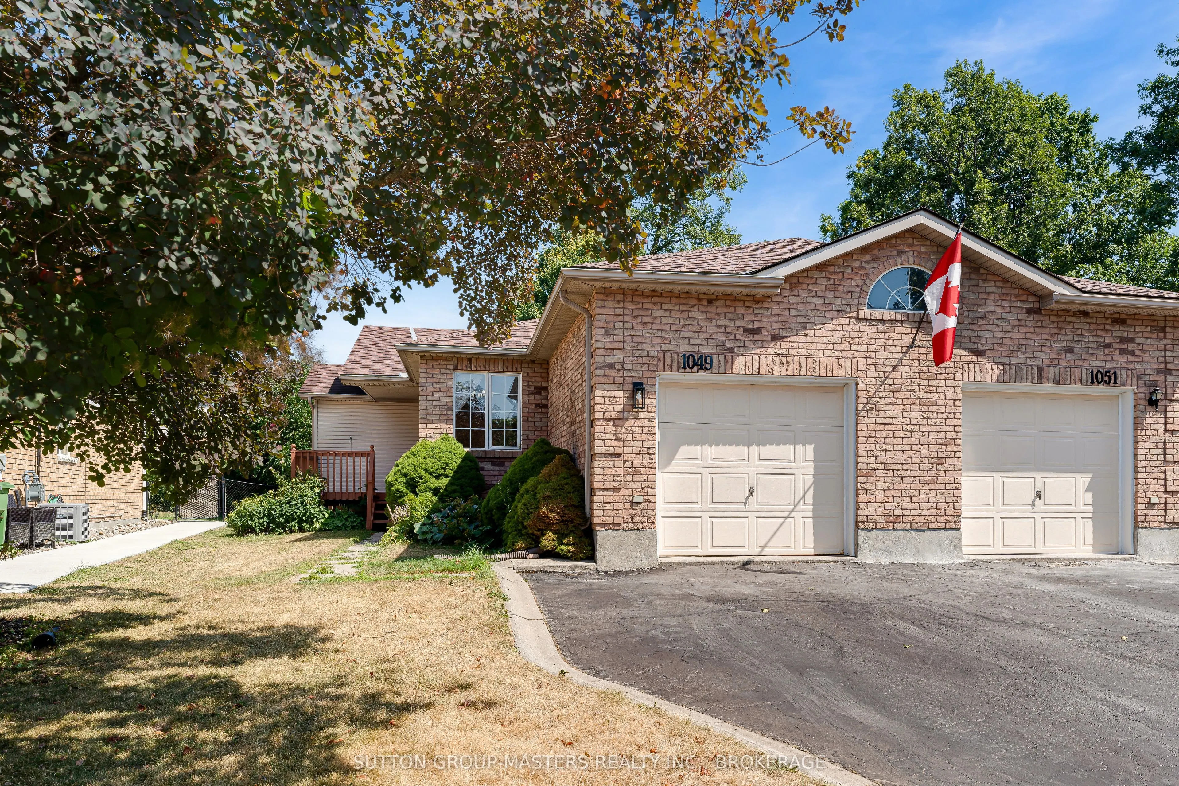 1049 Waterbury Crescent