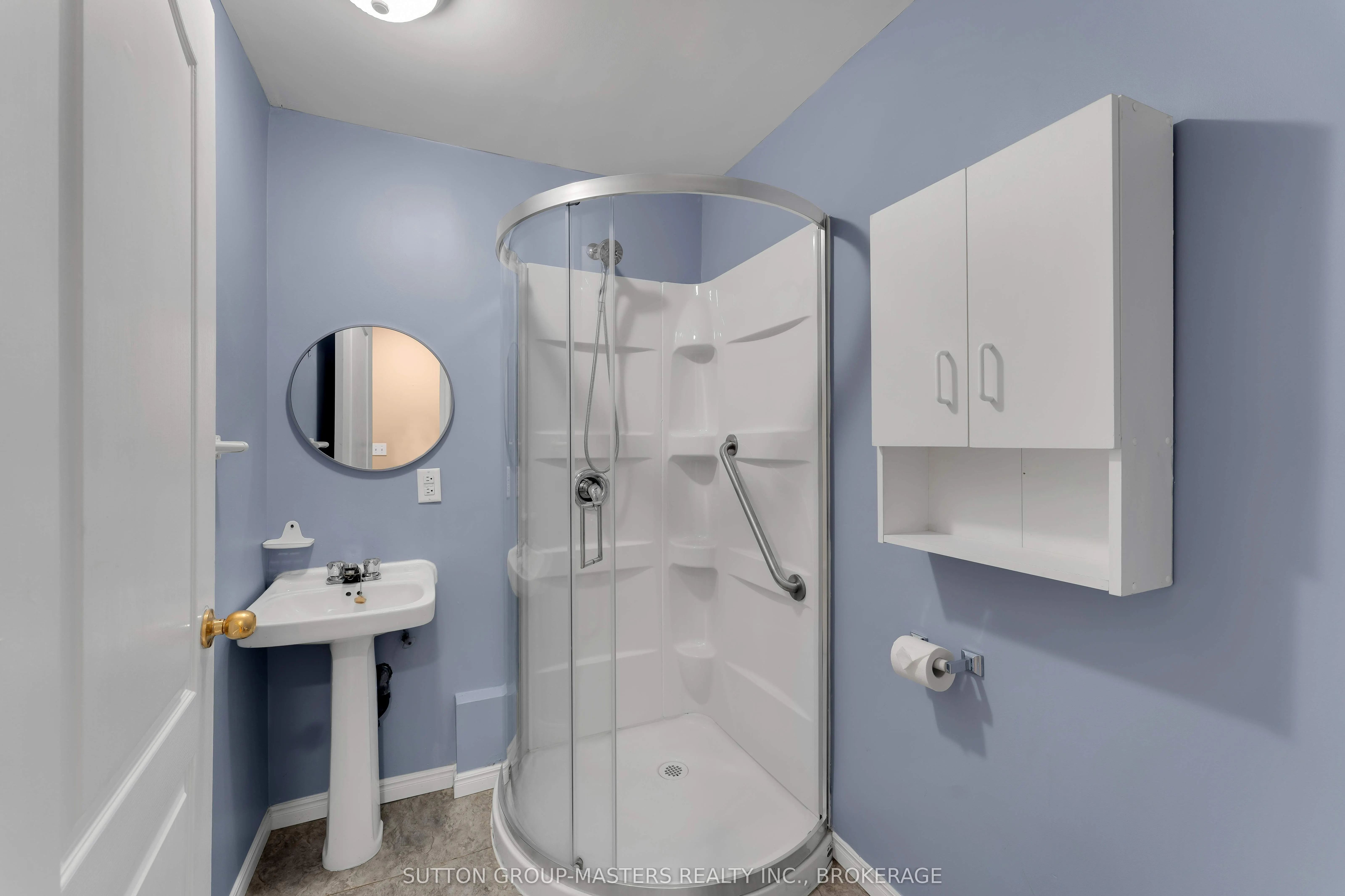 1049 Waterbury Crescent