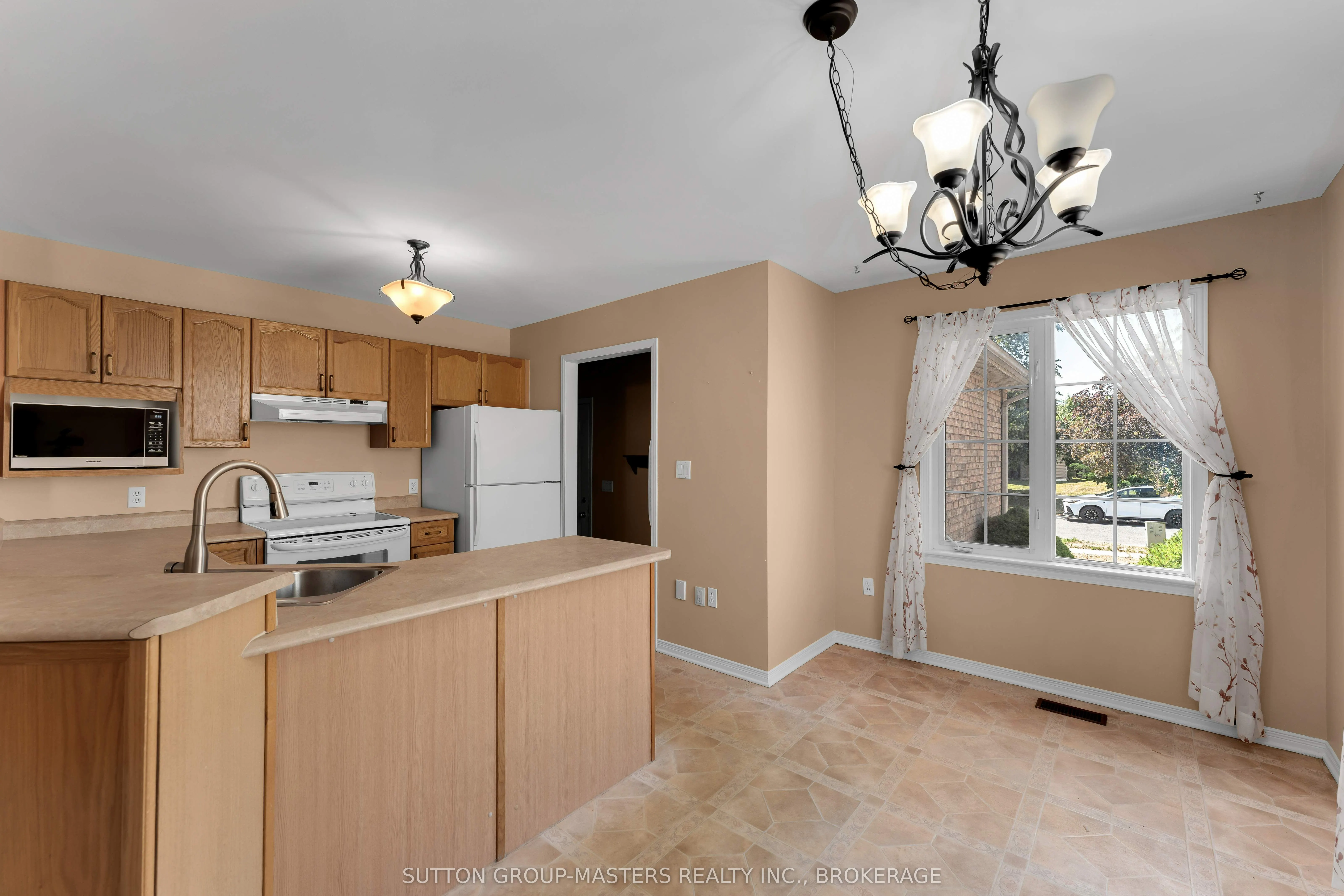 1049 Waterbury Crescent