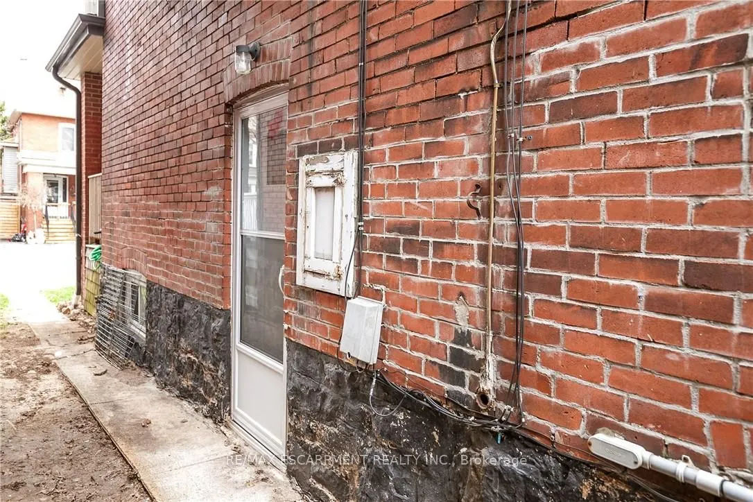 62 Barnesdale Avenue S