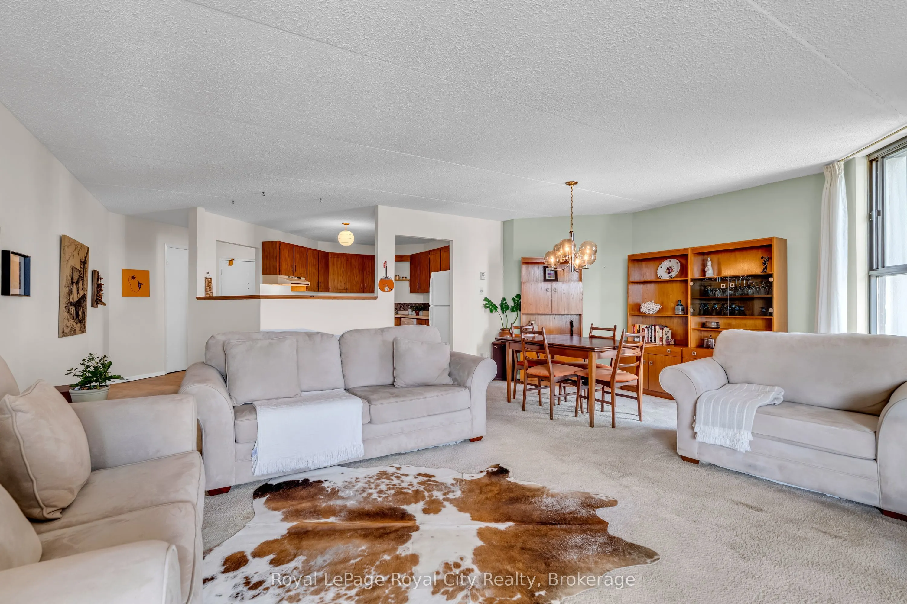 22 Marilyn Drive, #803