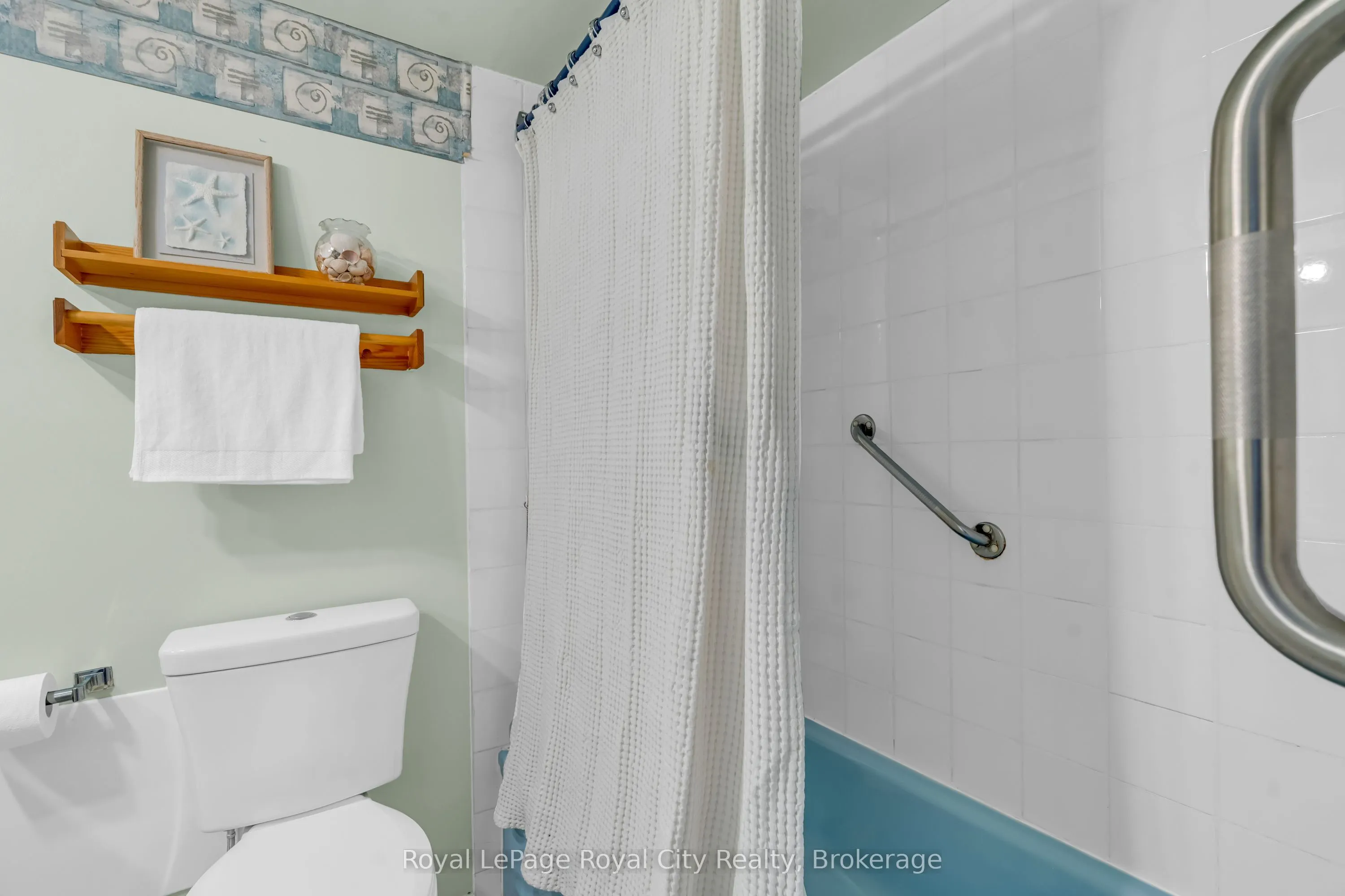 22 Marilyn Drive, #803