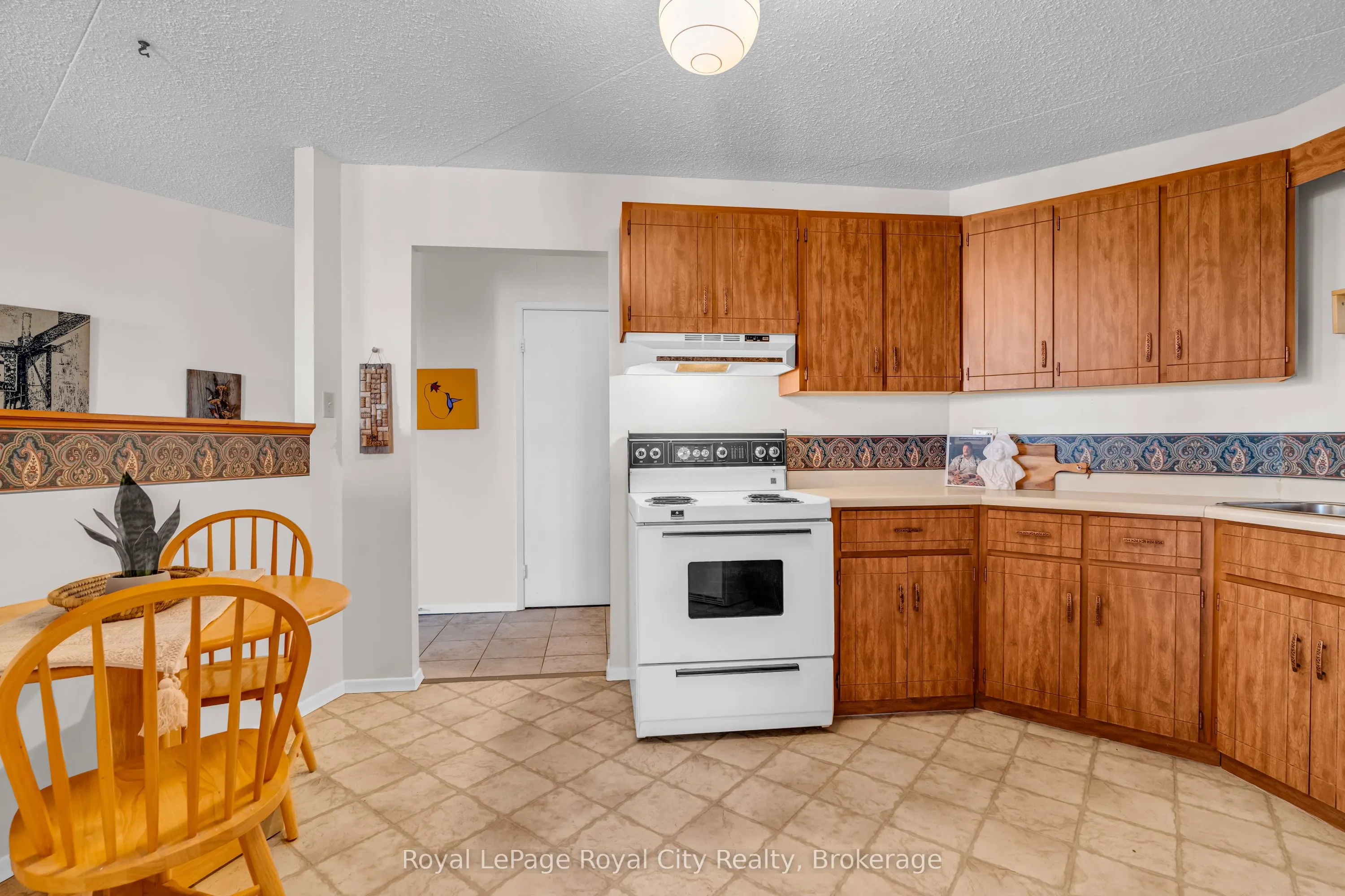 22 Marilyn Drive, #803