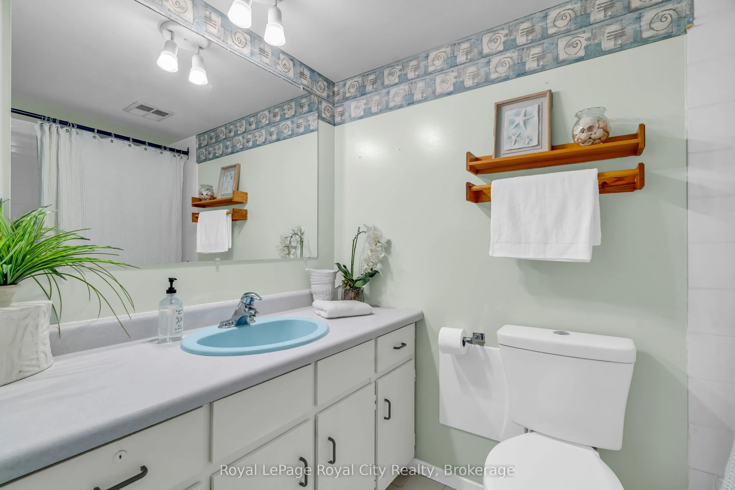 22 Marilyn Drive, #803