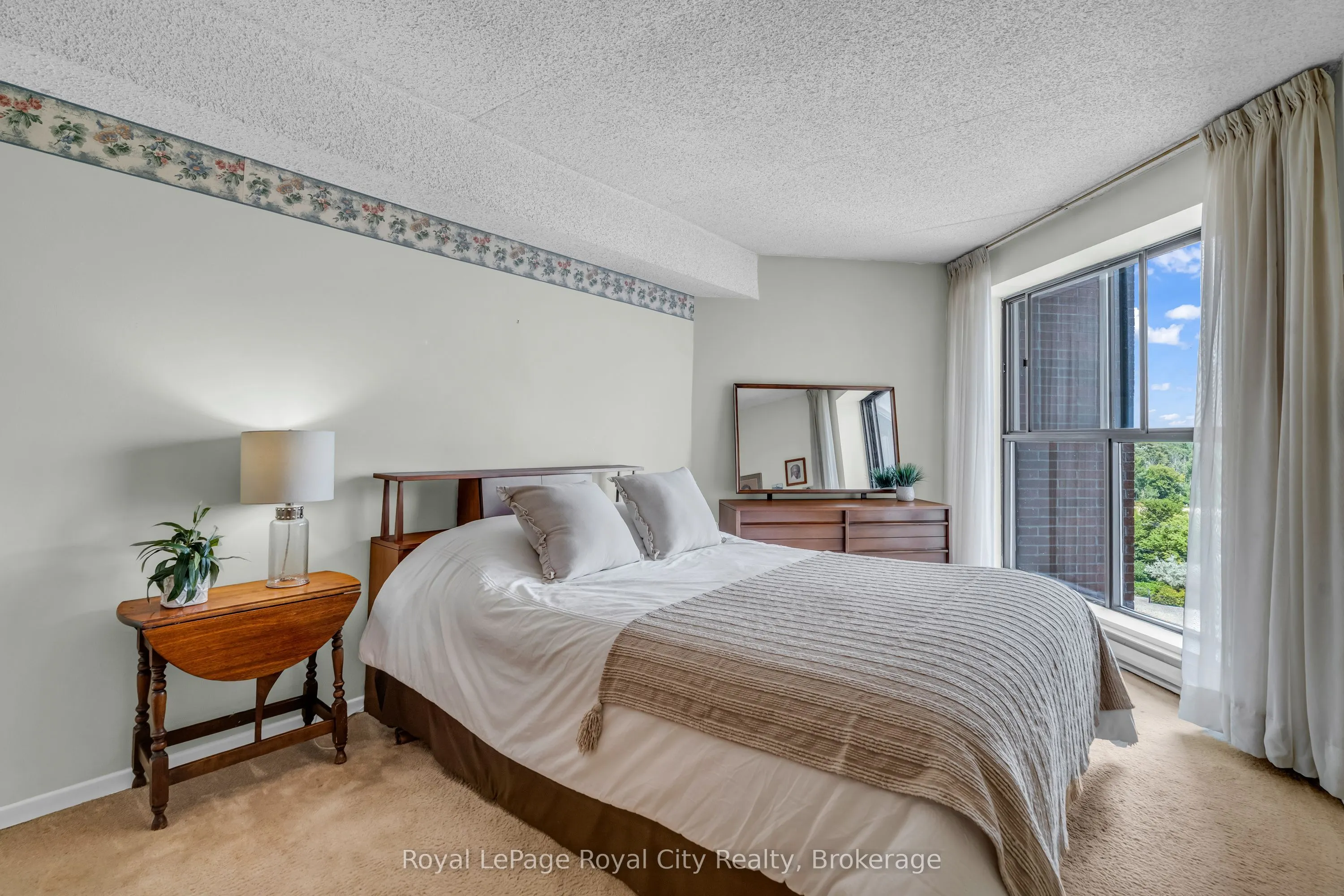 22 Marilyn Drive, #803