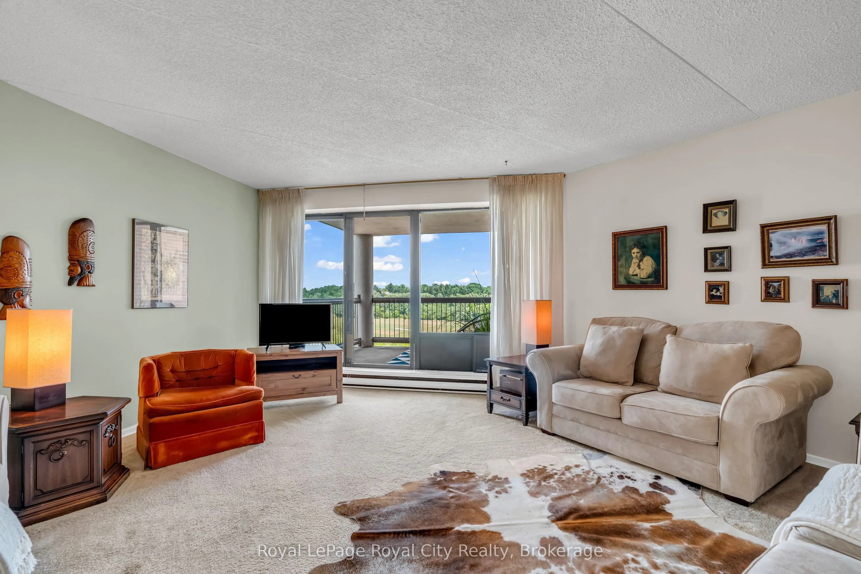 22 Marilyn Drive, #803