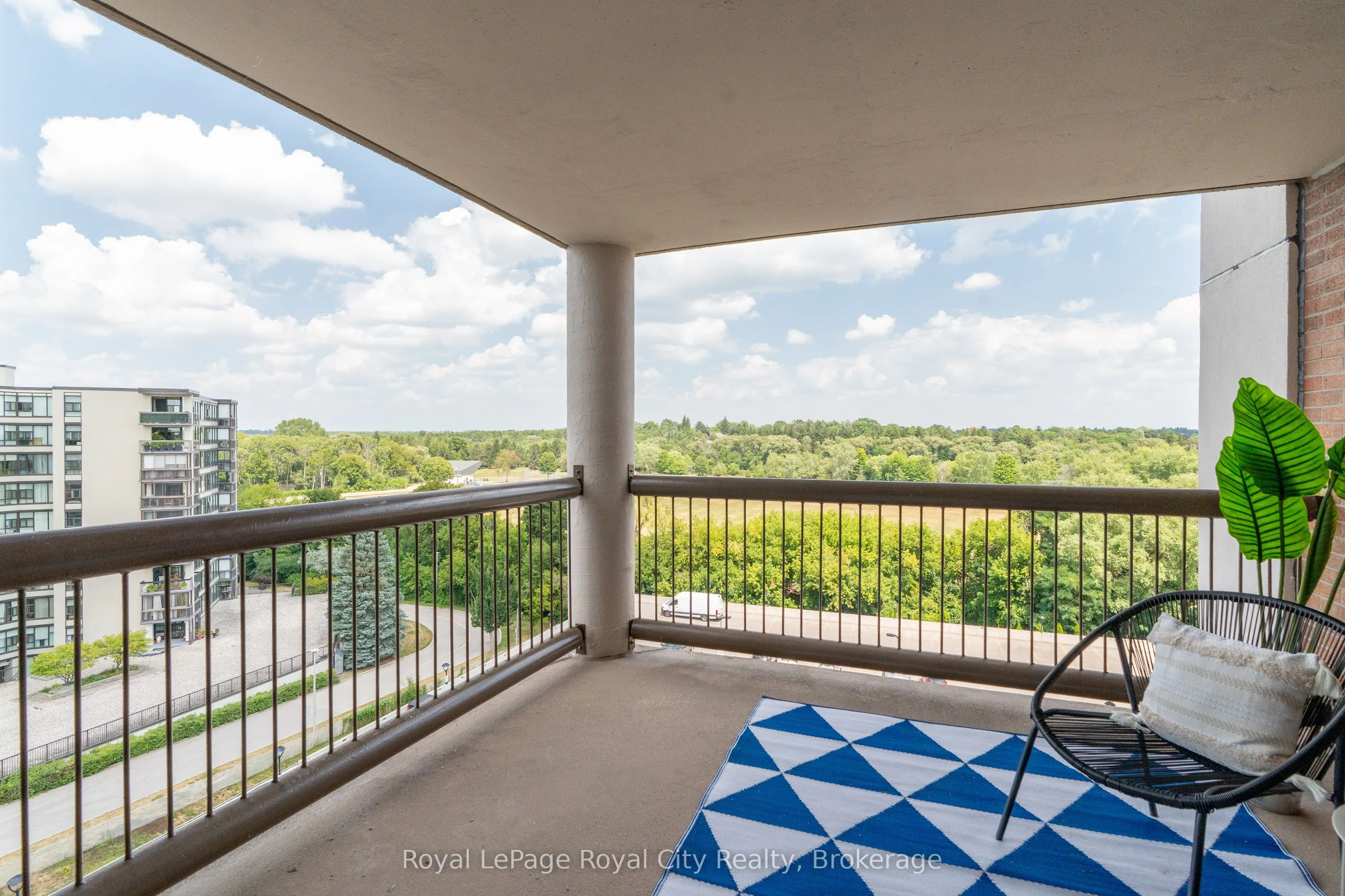 22 Marilyn Drive, #803