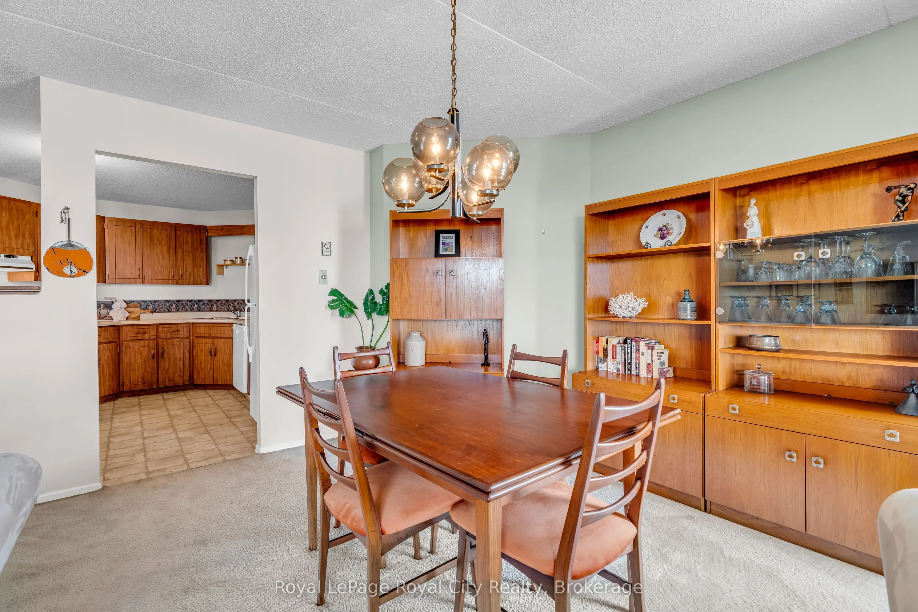 22 Marilyn Drive, #803