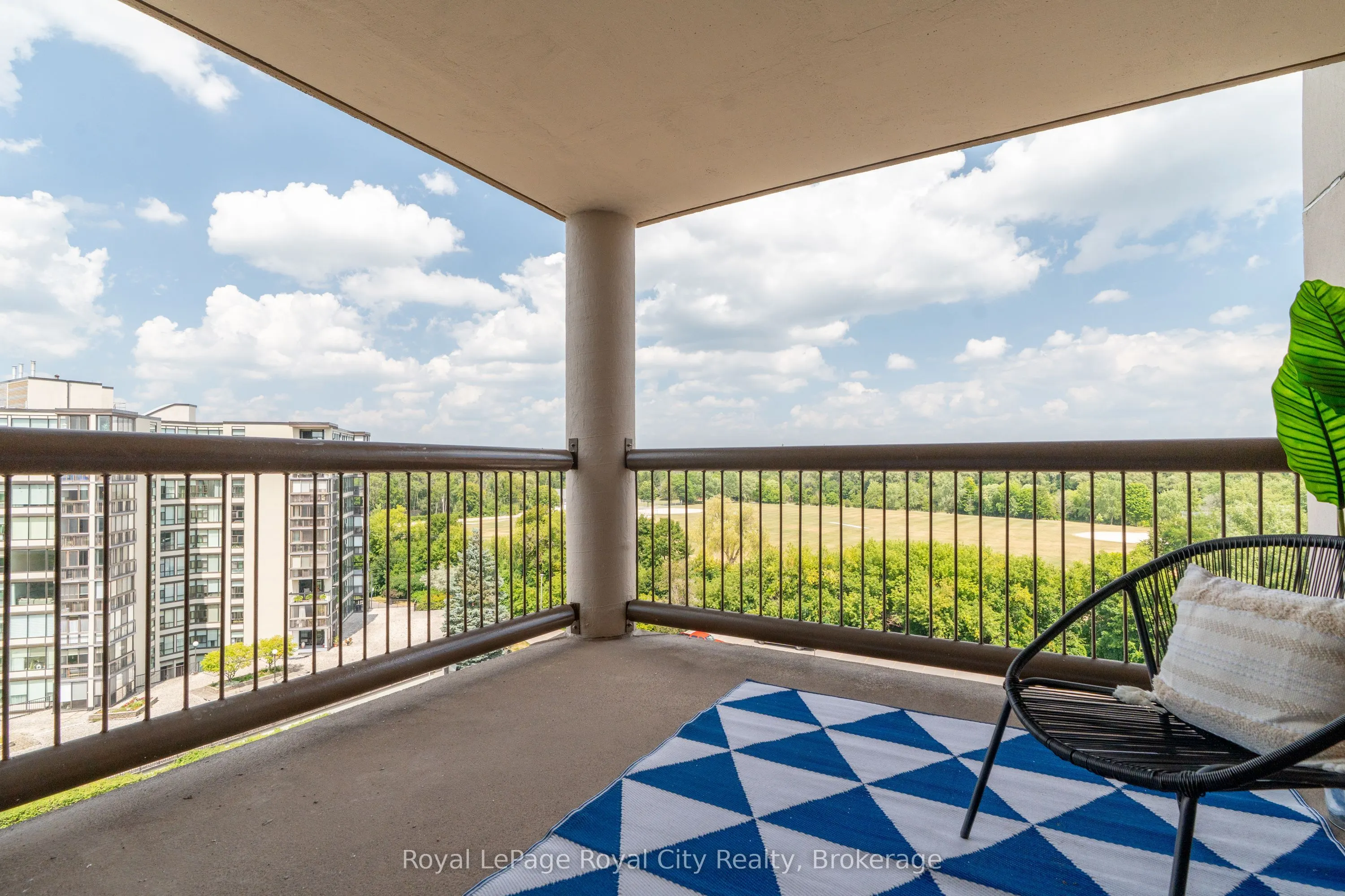 22 Marilyn Drive, #803