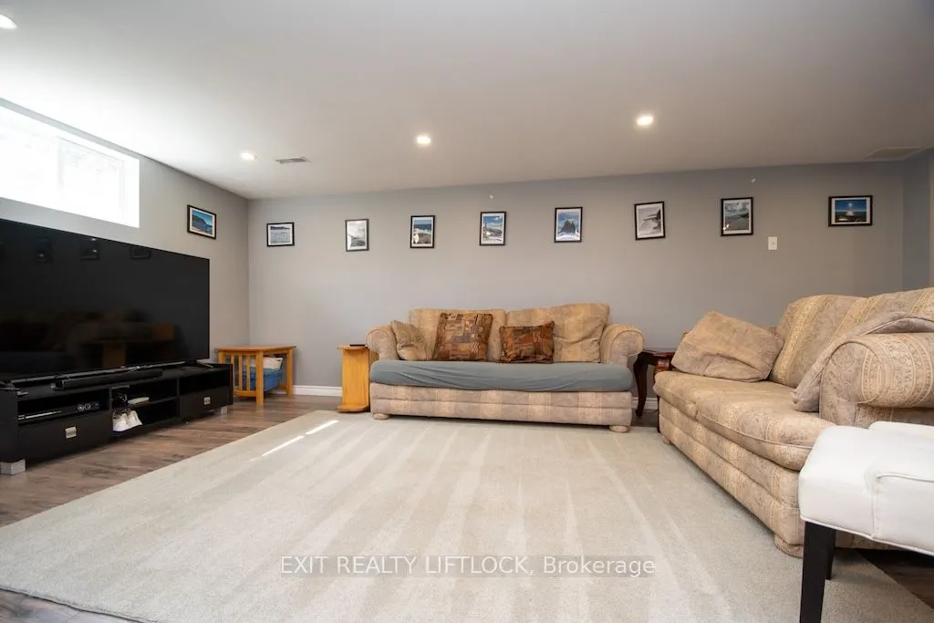 1456 Firwood Crescent